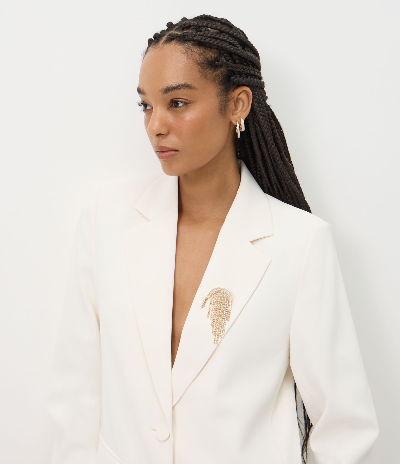 Blazer com Bolsos e Broche Aplicado Branco 4