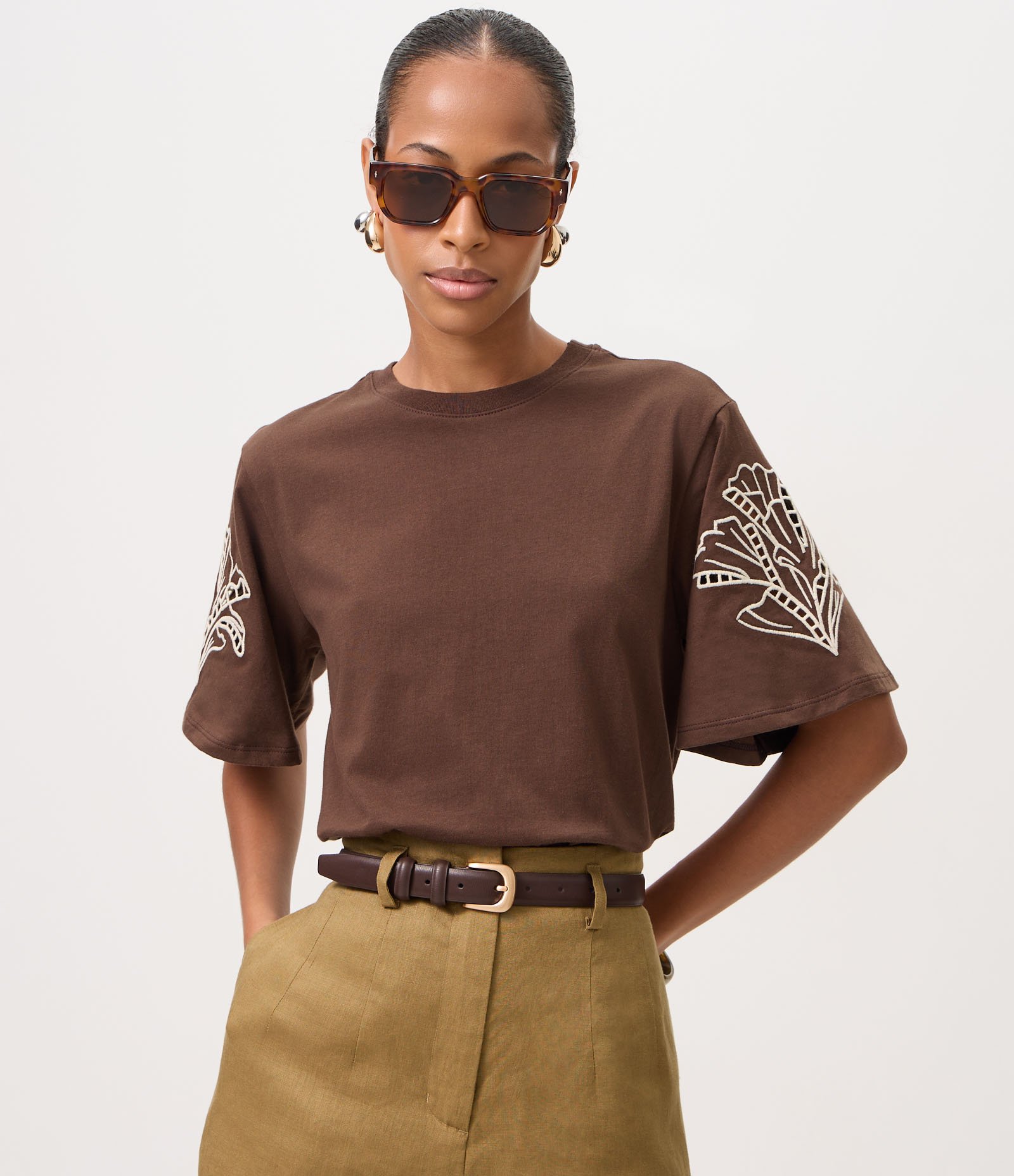 Blusa em Algodão com Bordado nas Mangas Marrom 1