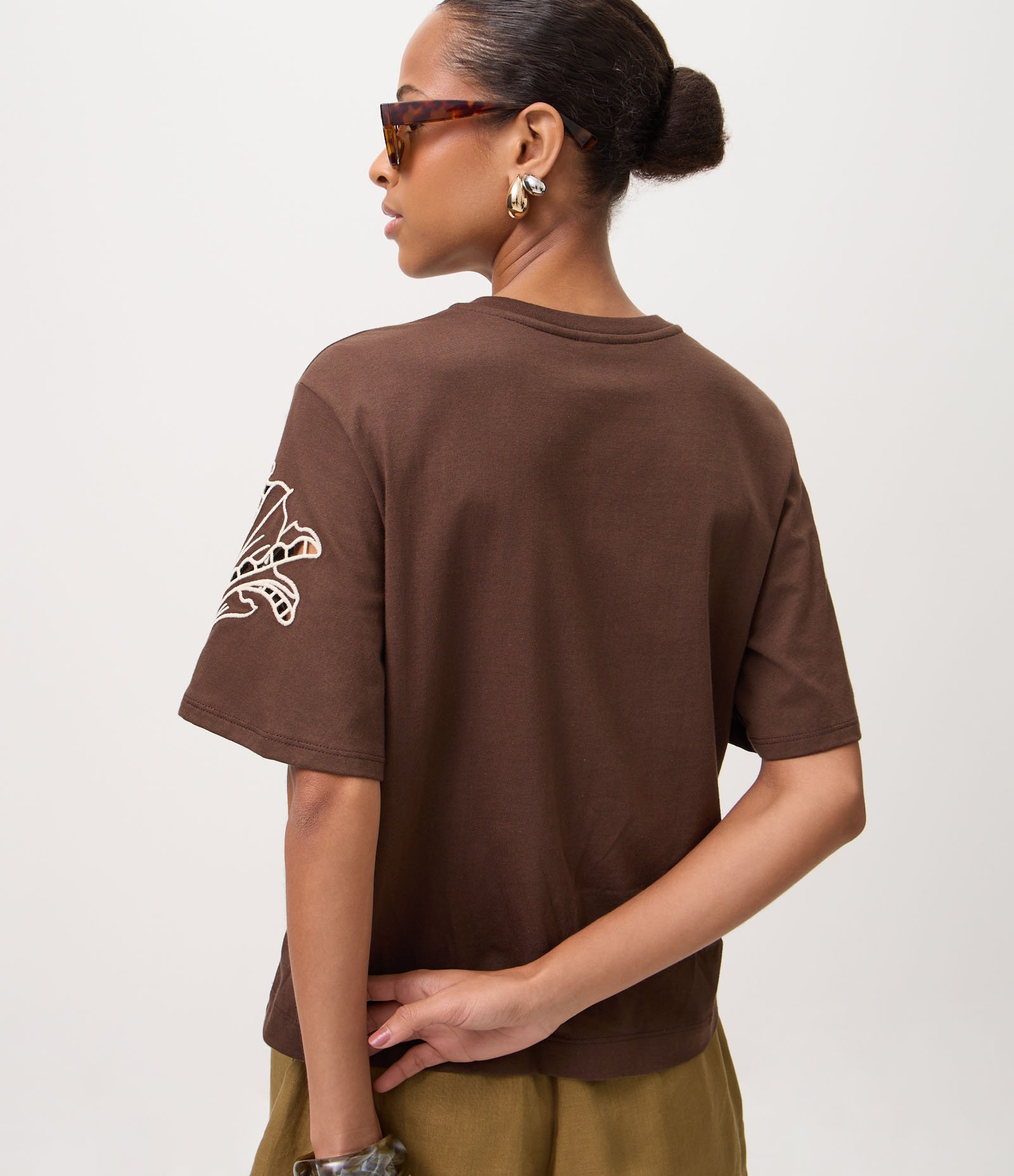 Blusa em Algodão com Bordado nas Mangas Marrom 4