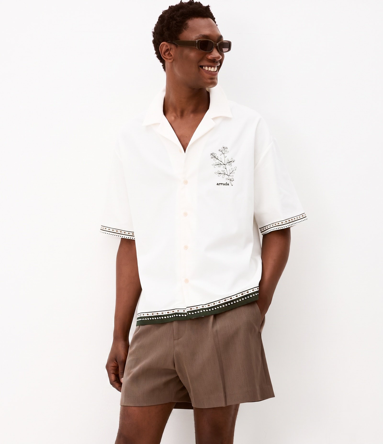 Camisa Boxy em Sarja com Bordado de Arruda Branco 1