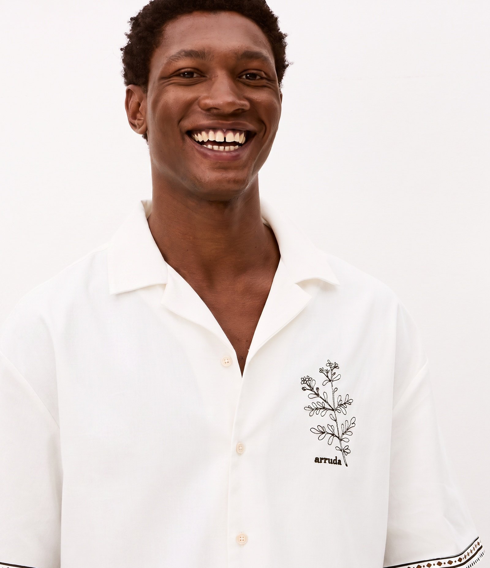 Camisa Boxy em Sarja com Bordado de Arruda Branco 2