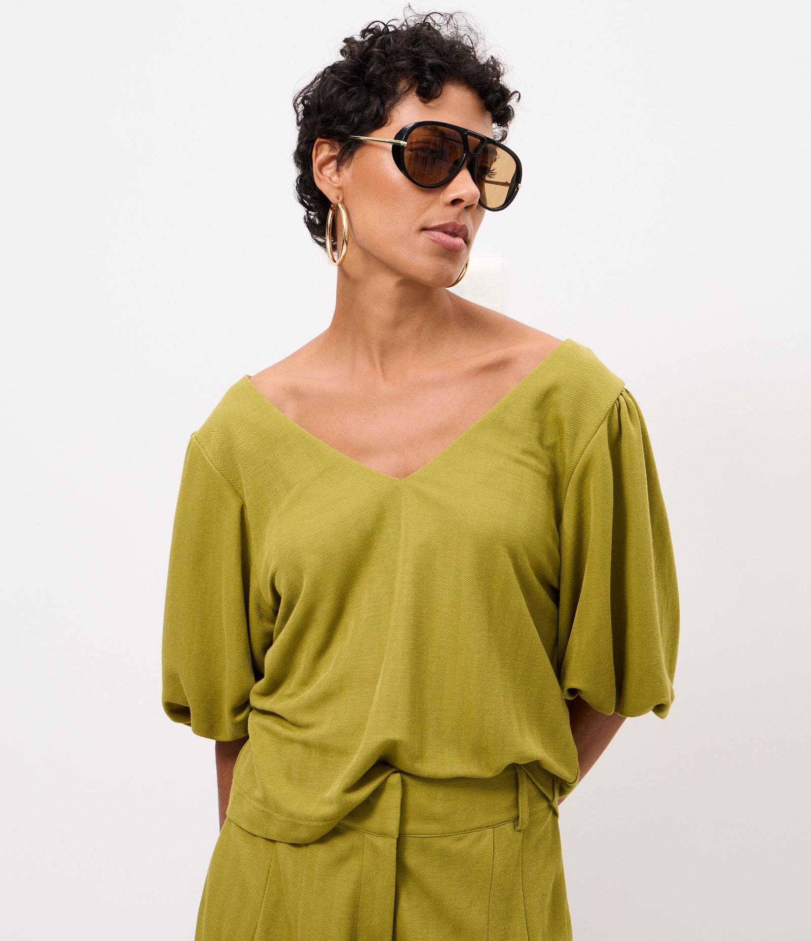 Blusa em Piquet com Decote V e Manga Balonê Verde 1