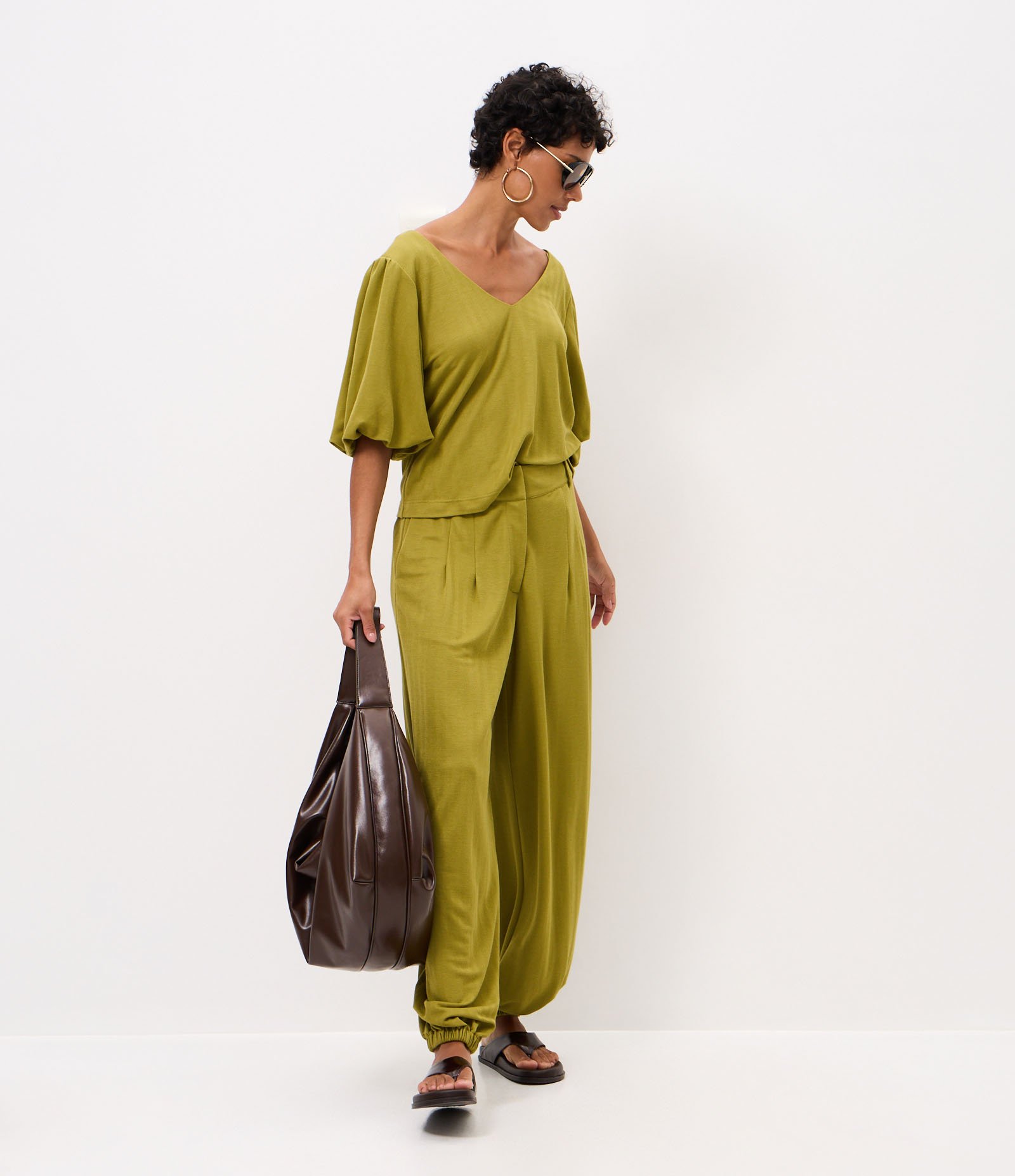 Blusa em Piquet com Decote V e Manga Balonê Verde 2