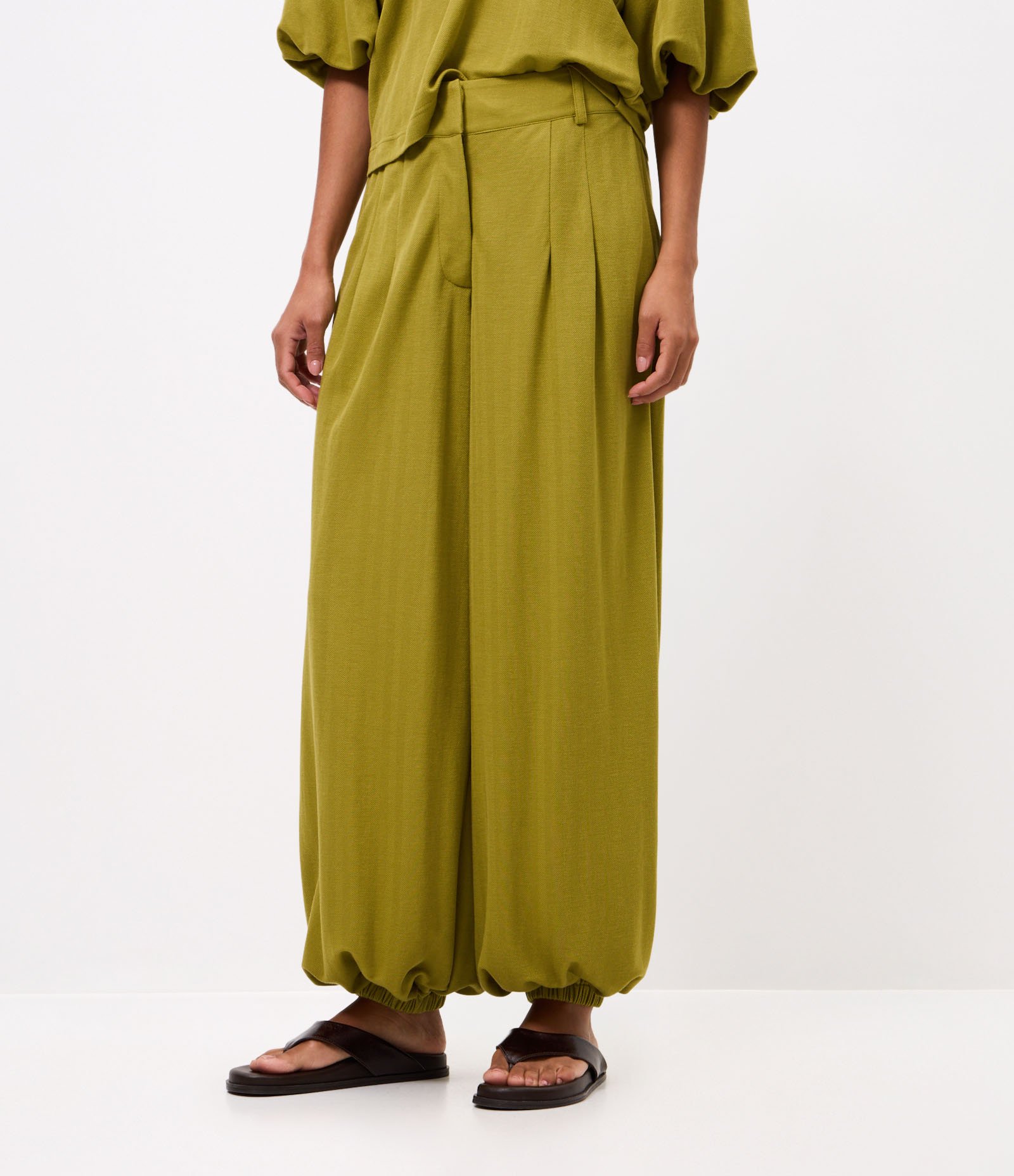 Calça Aladim em Piquet com Cós Estruturado Verde 3