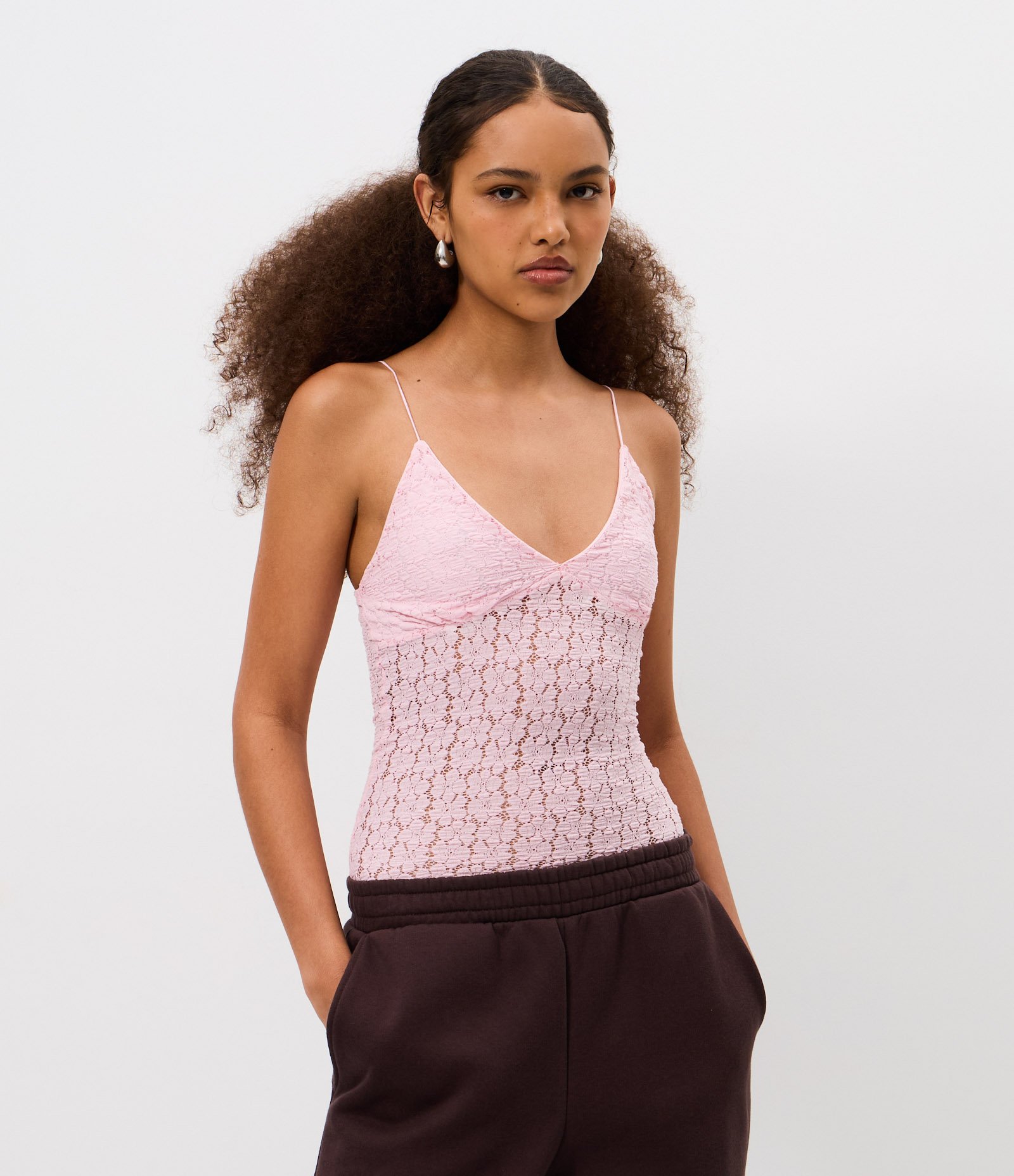 Blusa Alcinha em Renda Texturizada com Decote V Rosa 1