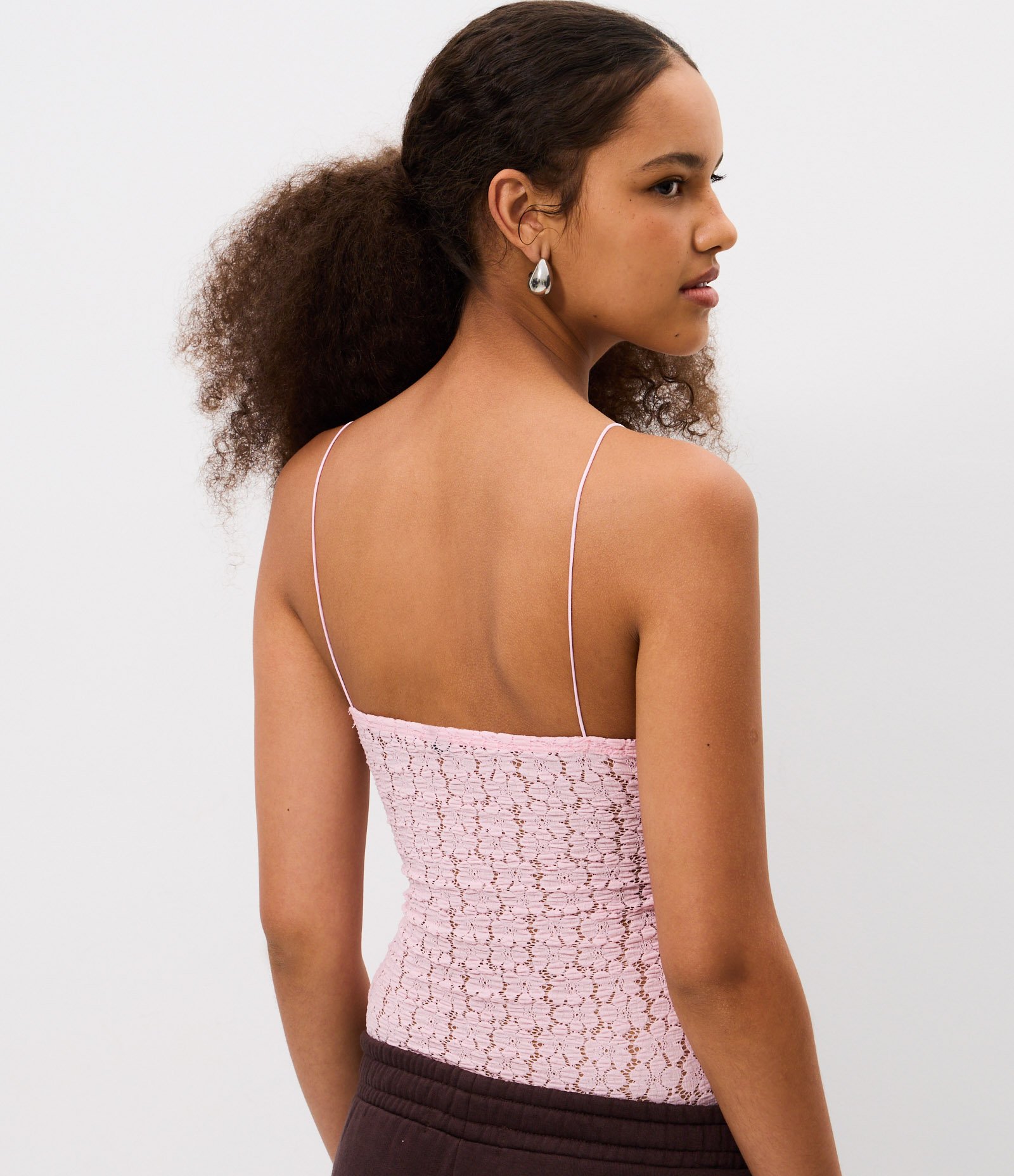 Blusa Alcinha em Renda Texturizada com Decote V Rosa 4