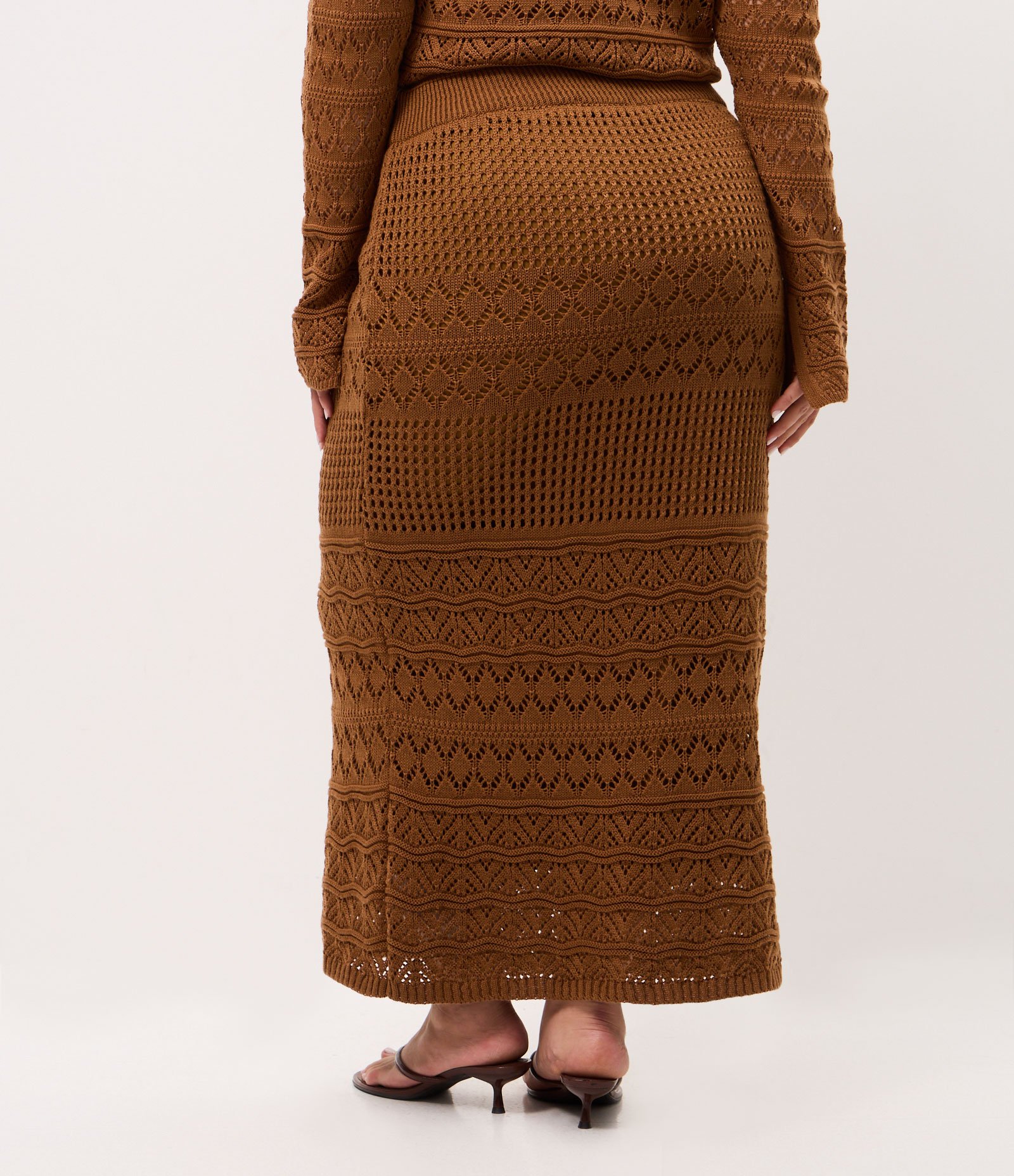 Saia Midi em Tricô Texturizado com Pontos Vazados Curve & Plus Size Marrom 4