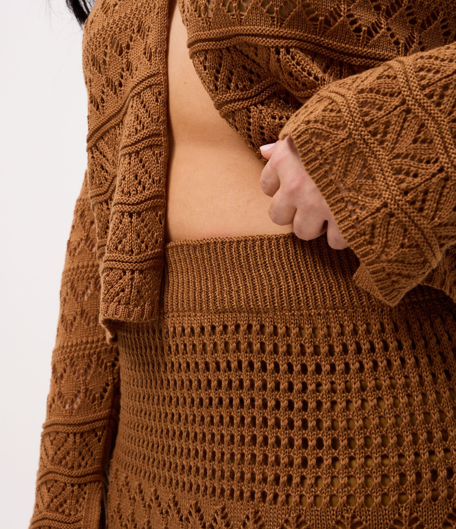 Saia Midi em Tricô Texturizado com Pontos Vazados Curve & Plus Size Marrom 5