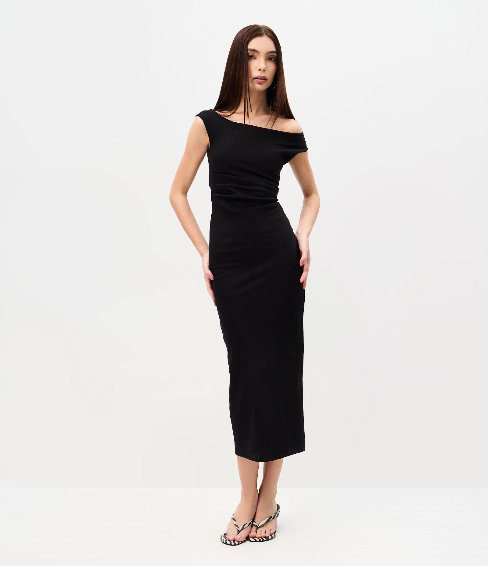 Vestido Midi em Cotton com Decote Ombro a Ombro e Drapeado Preto 1