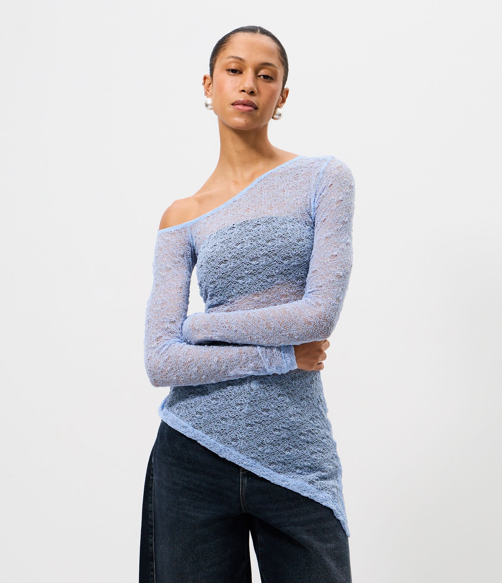 Blusa Ombro Único em Renda Texturizada com Barra com Ponta Azul 1
