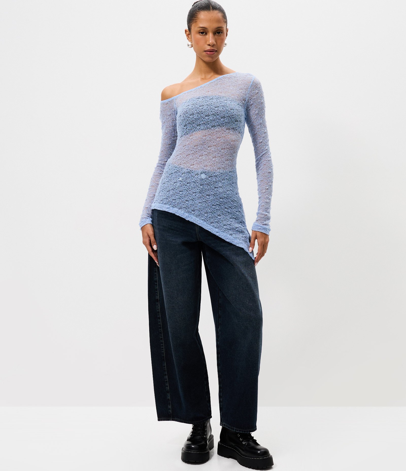 Blusa Ombro Único em Renda Texturizada com Barra com Ponta Azul 2