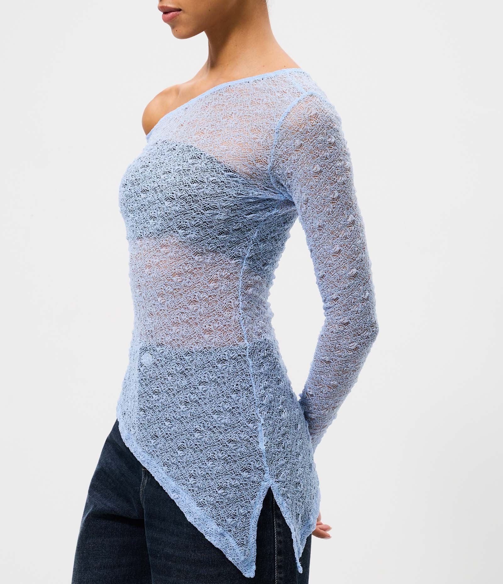 Blusa Ombro Único em Renda Texturizada com Barra com Ponta Azul 3