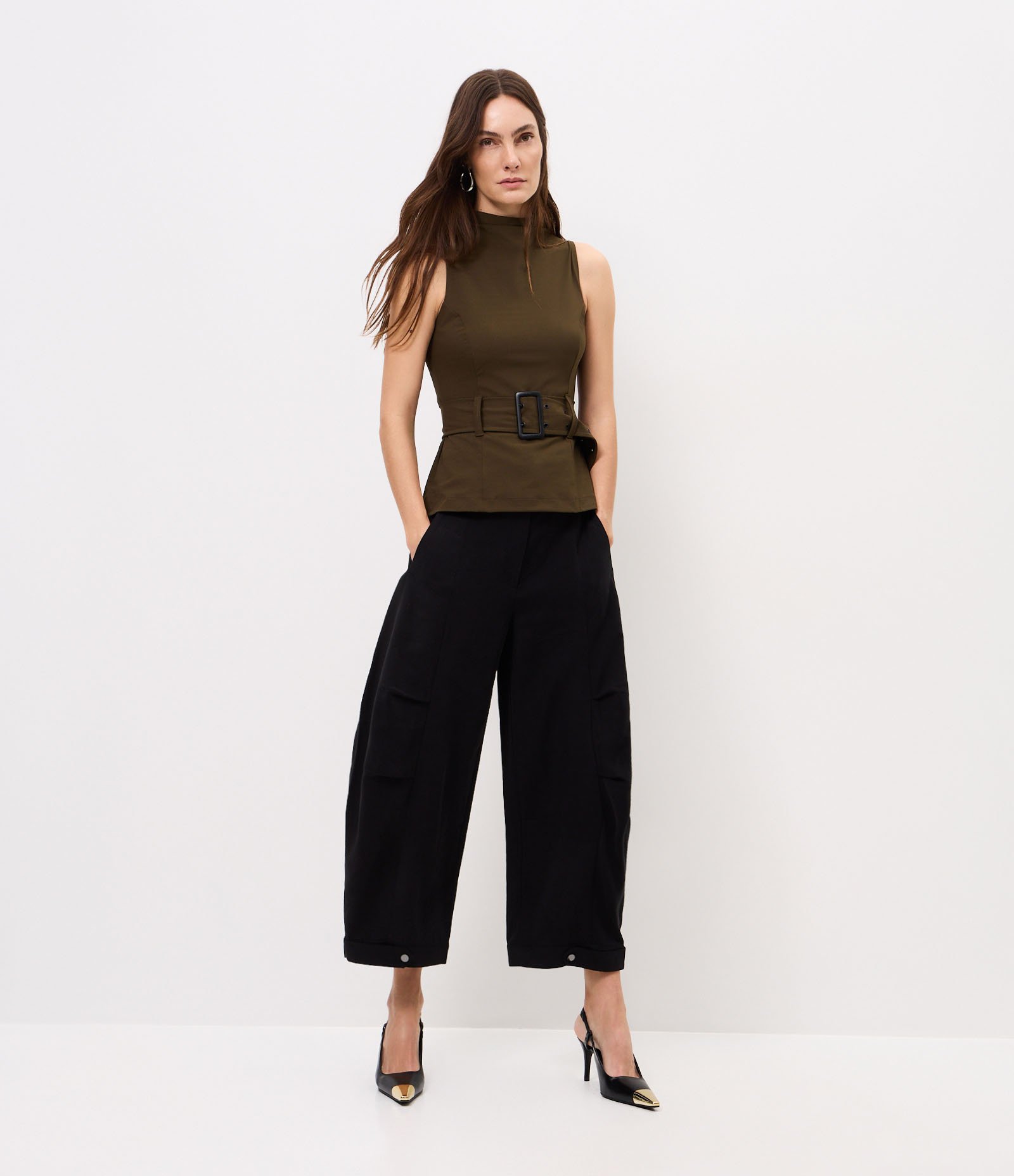 Blusa em Microfibra com Cinto e Fivela Verde 2