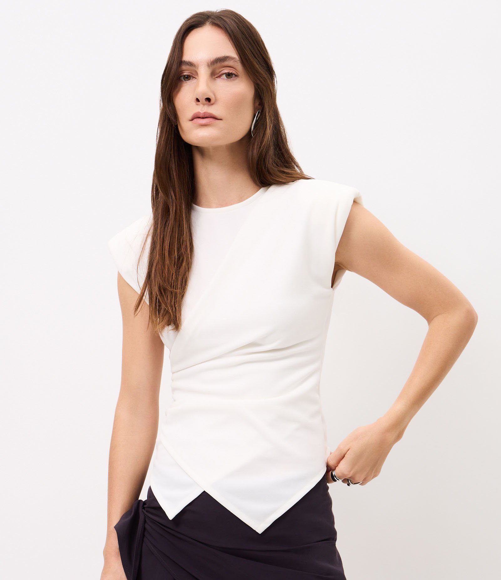Blusa com Recorte Transpassado e Ombreiras Branco 1