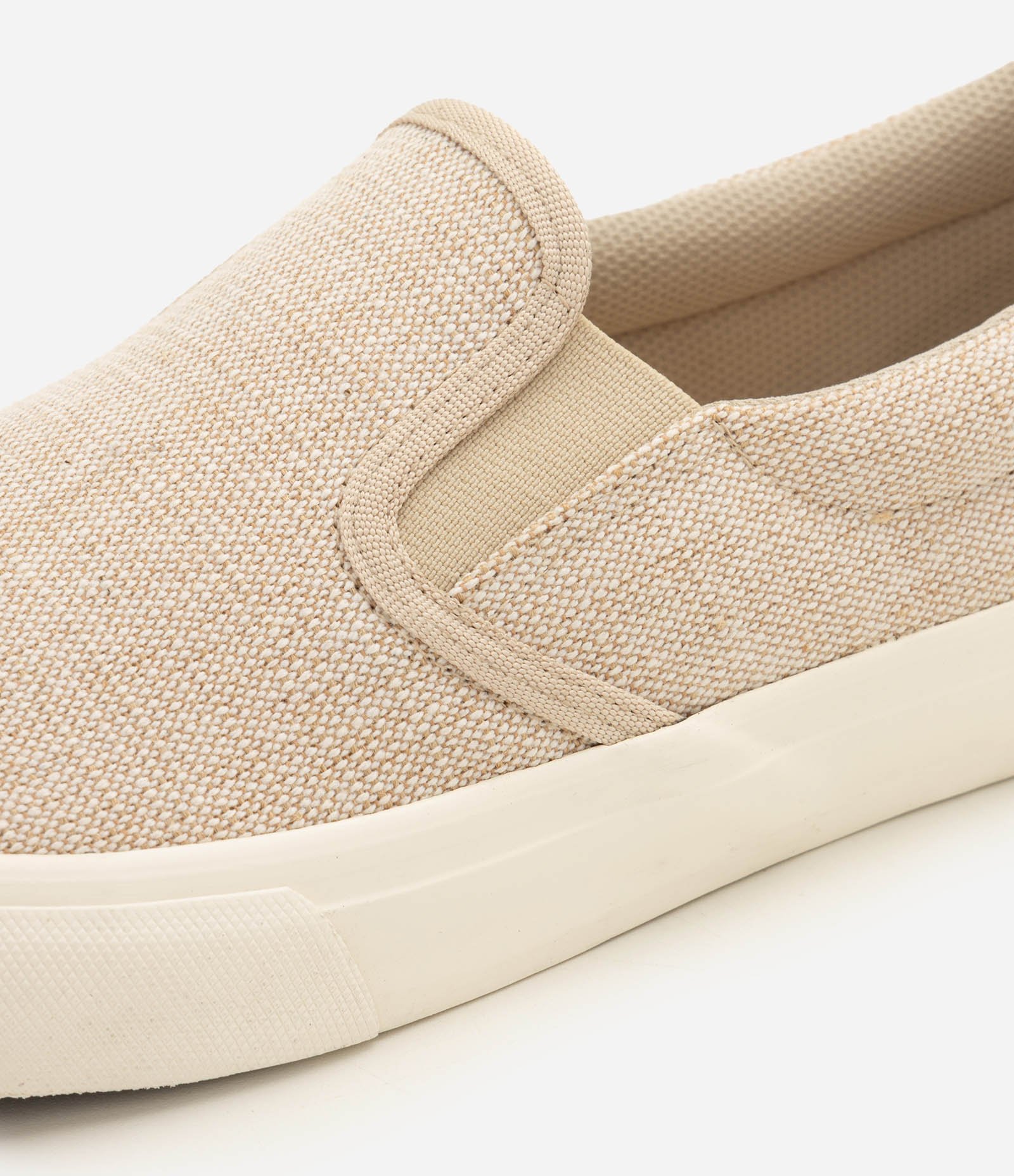 Tênis Slip On em Lona e Sola Vulcanizada Bege 5