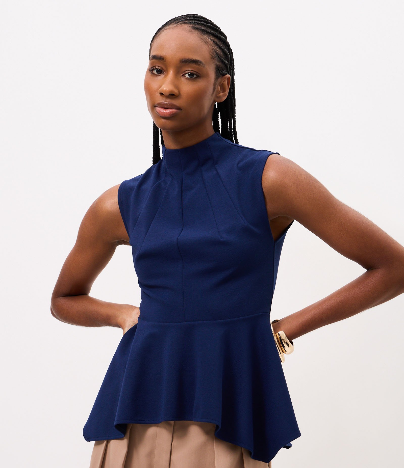 Blusa com Gola Alta e Barra Peplum Assimétrica Azul 1