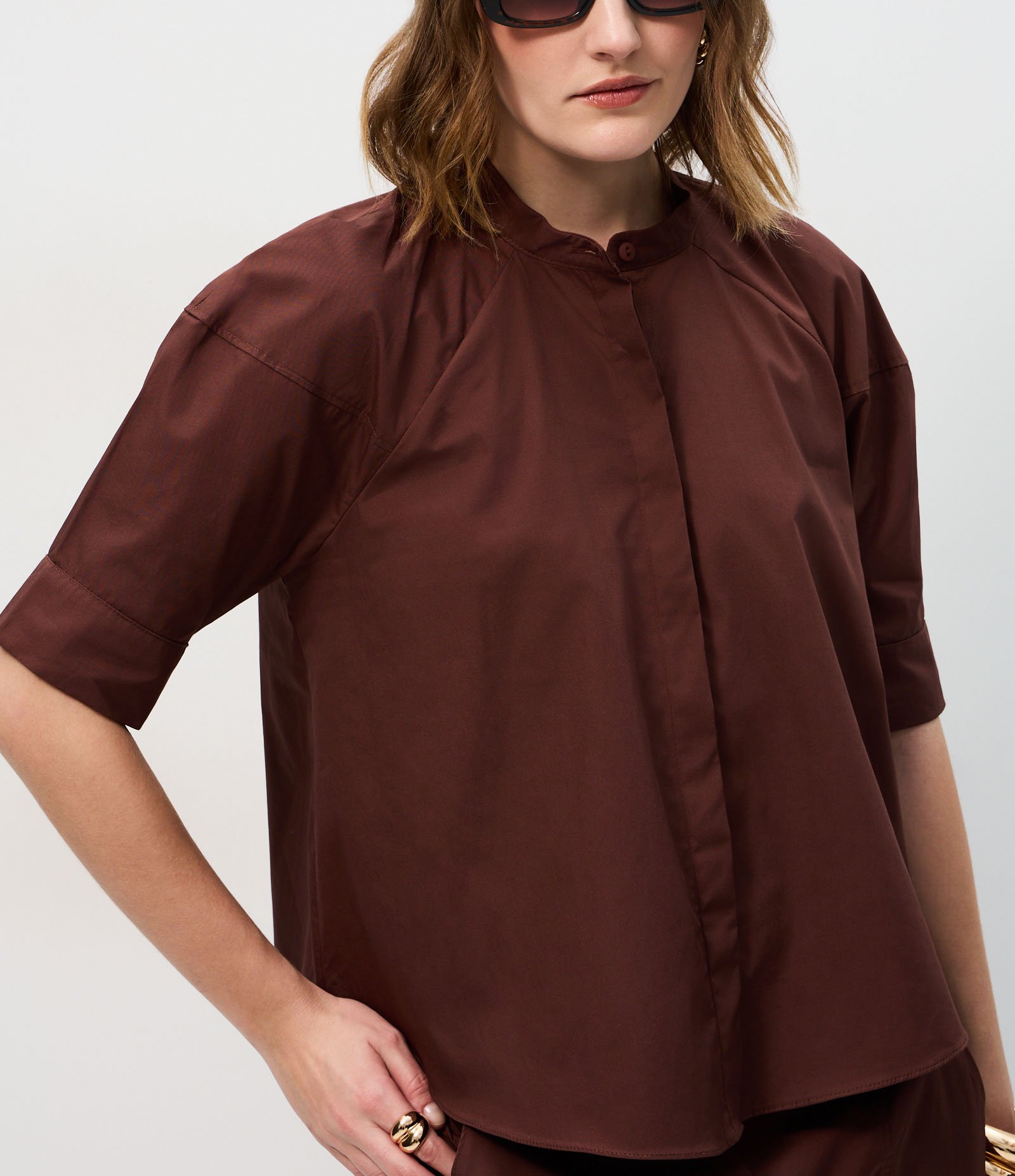 Camisa em Tricoline com Vista Escondida Marrom 4