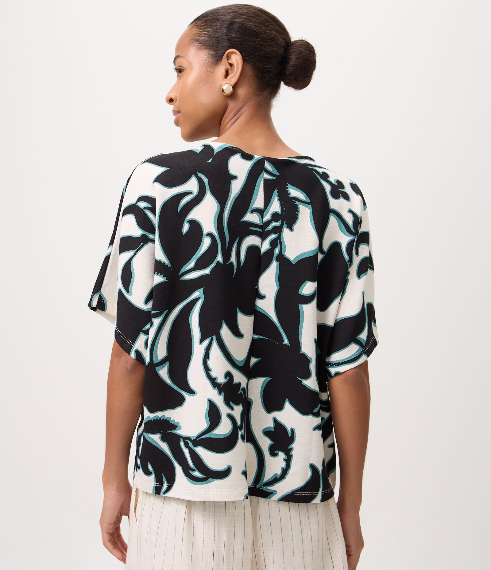 Blusa em Piquet com Estampa Floral Abstrata Branco 4