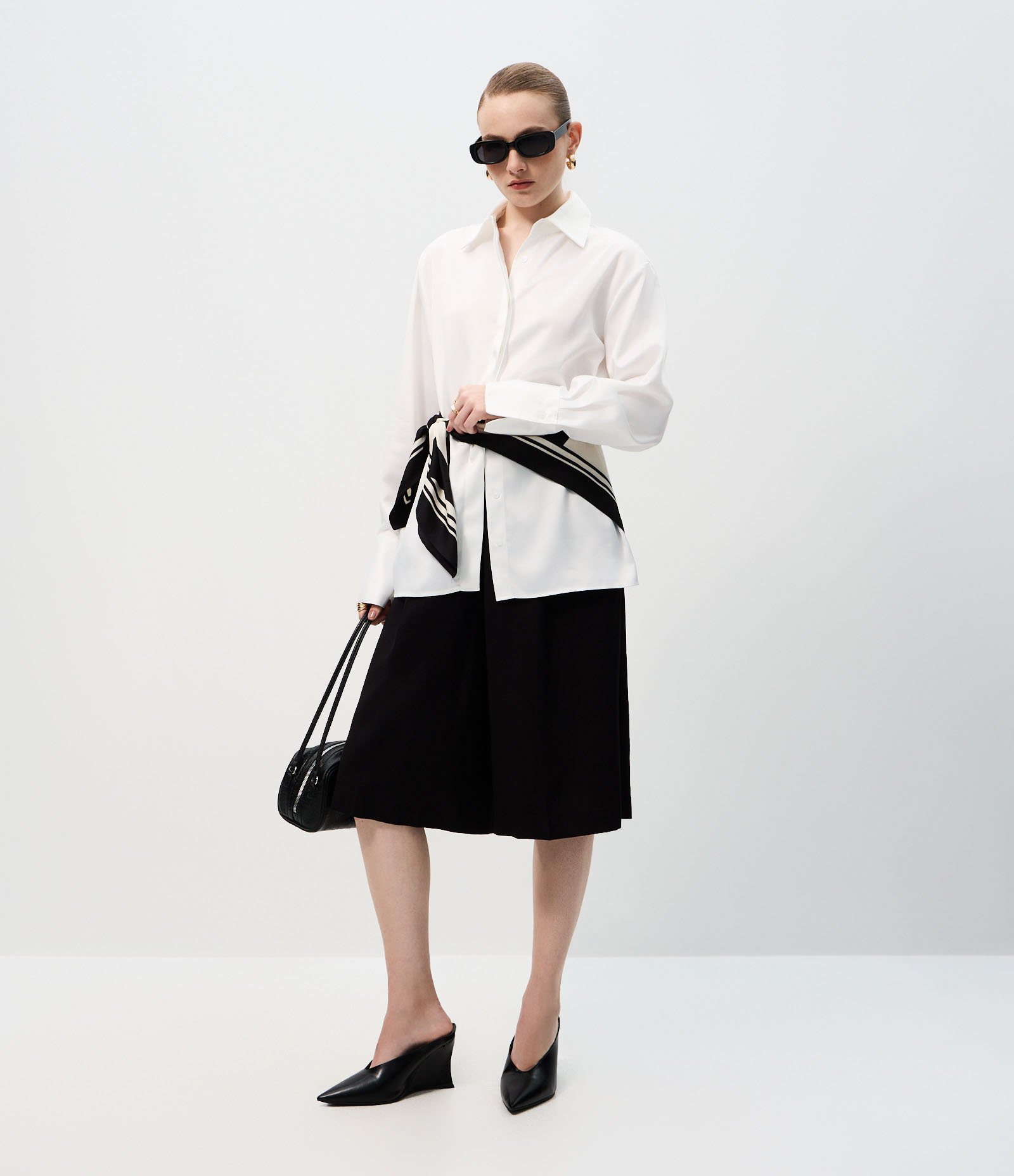 Camisa Acetinada com Punhos Largos Branco 2