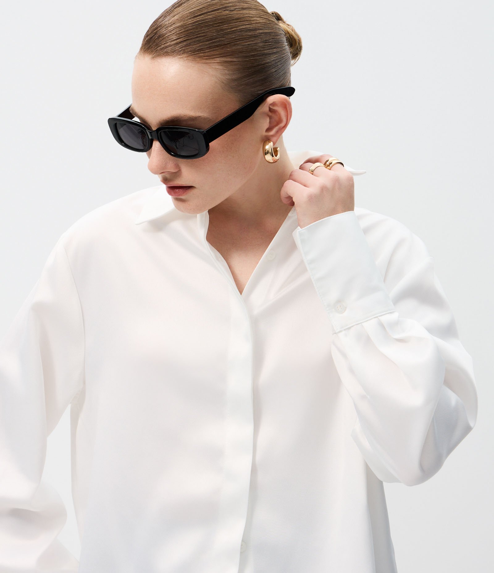 Camisa Acetinada com Punhos Largos Branco 3