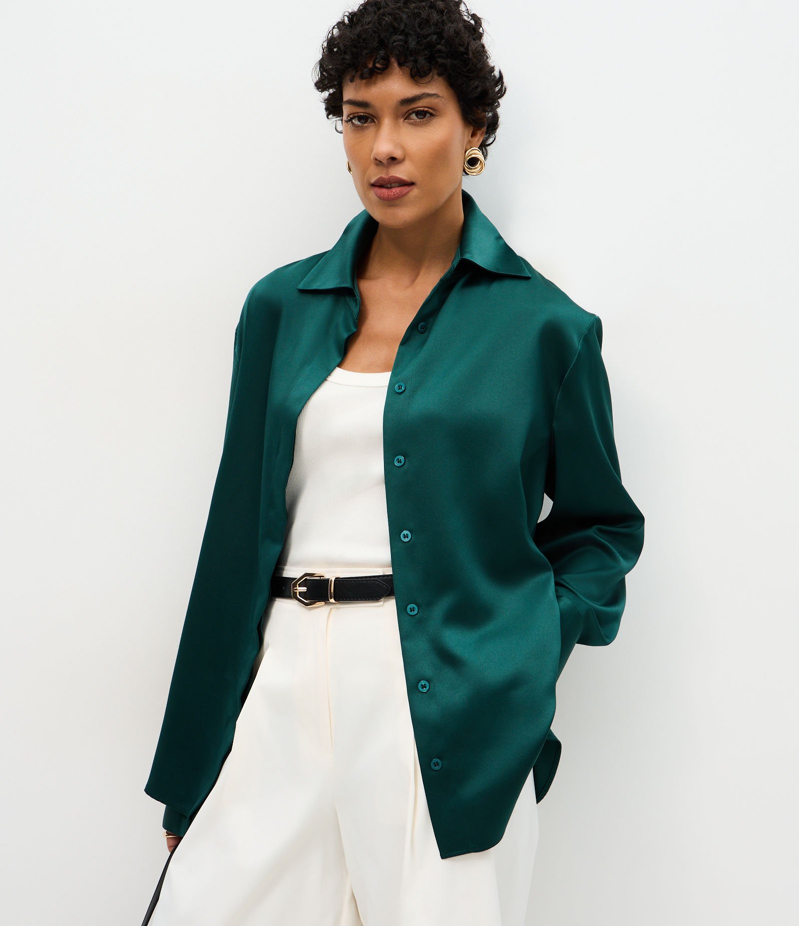 Camisa Acetinada com Punhos Largos Verde 1