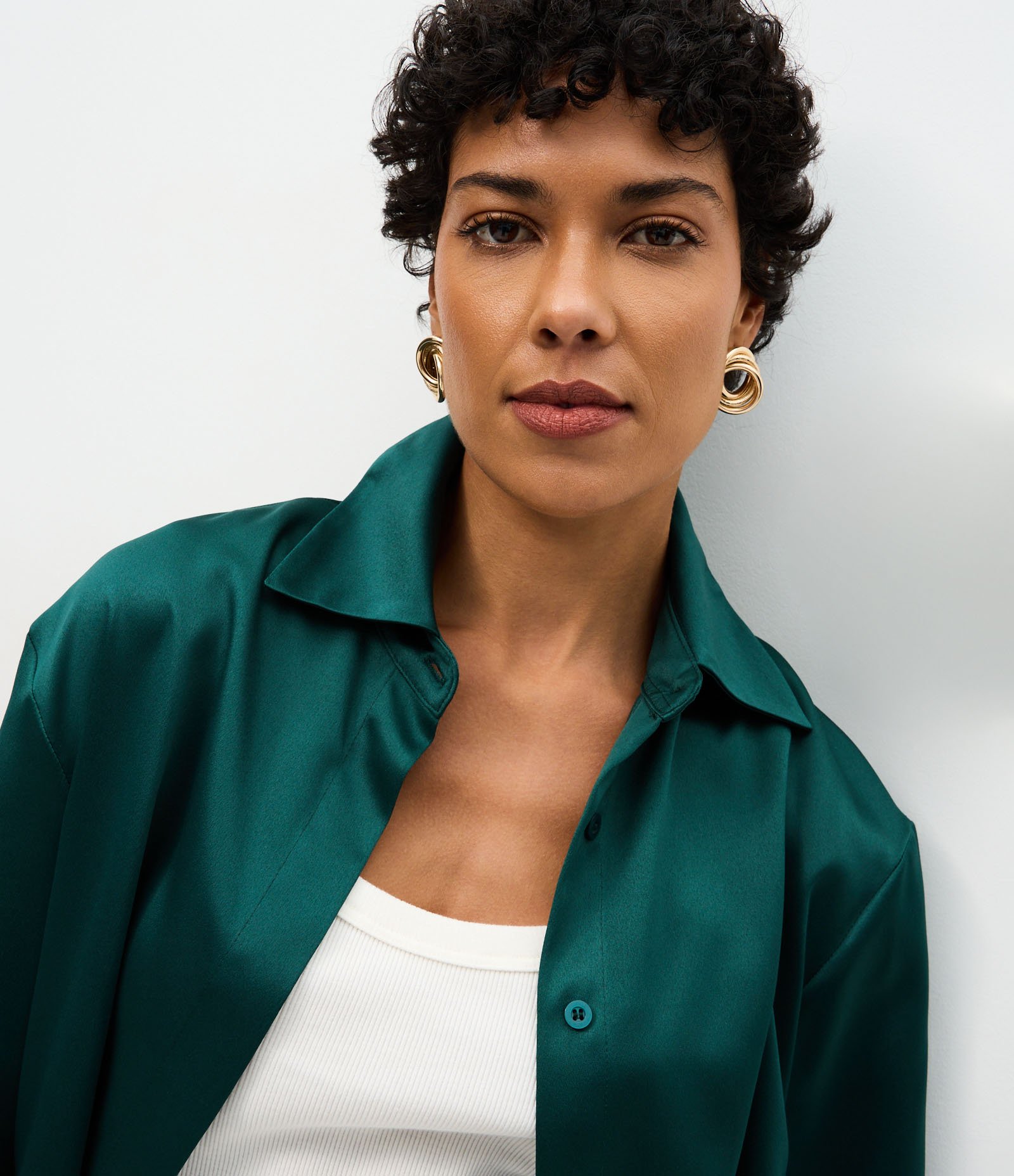 Camisa Acetinada com Punhos Largos Verde 3