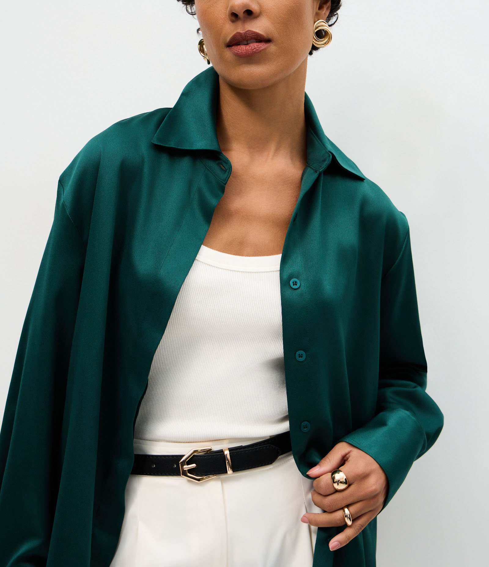 Camisa Acetinada com Punhos Largos Verde 4