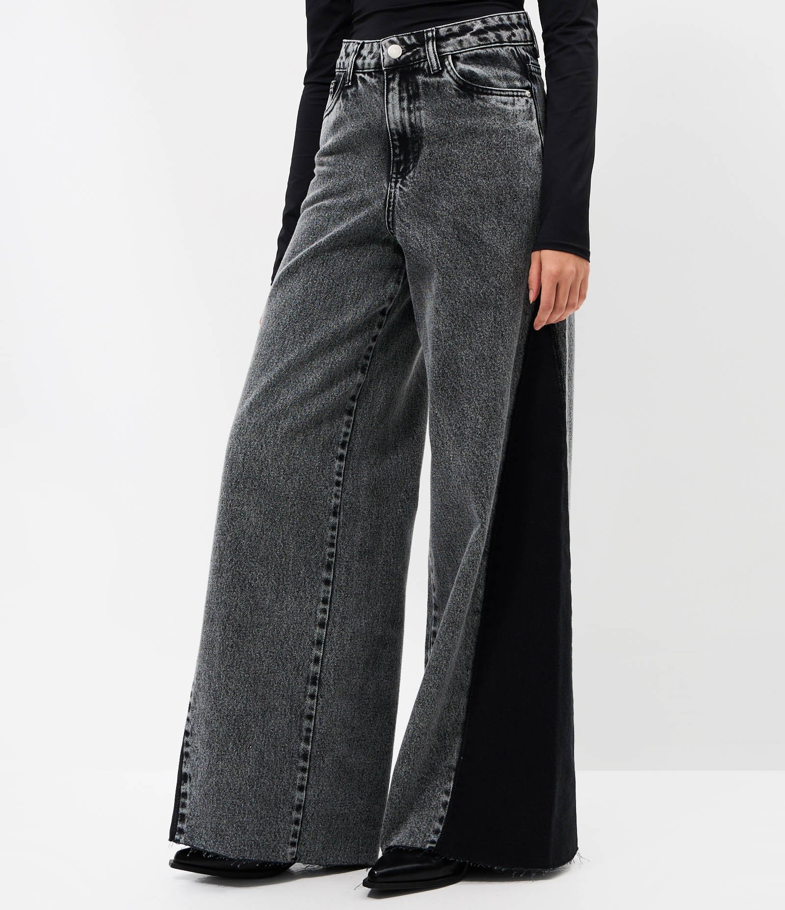 Calça Wide Leg em Jeans com Recorte Lateral e Cintura Média Cinza 2