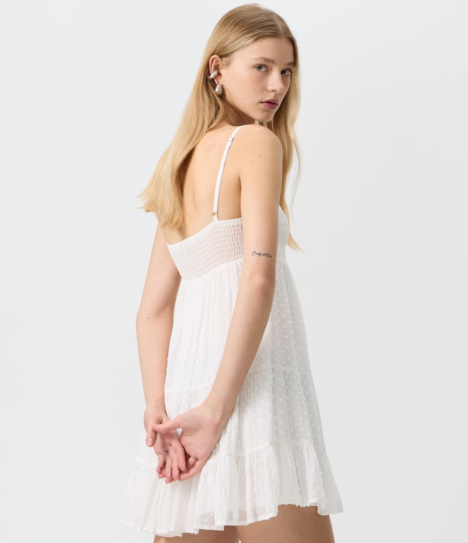 Vestido Curto Texturizado com Franzido e Alças Finas Branco 4