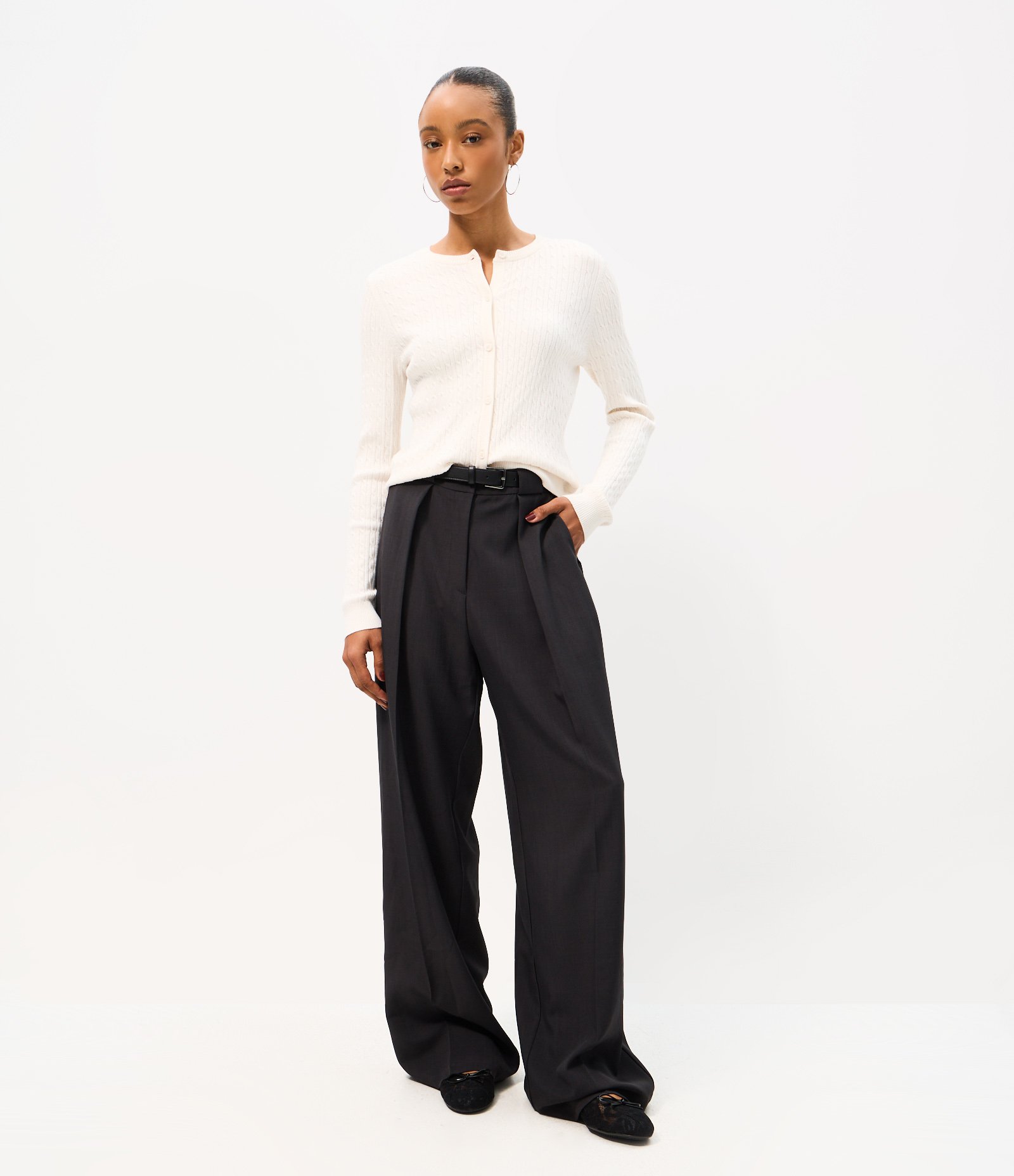 Calça Pantalona com Cinto e Alfaiatada Azul Escuro 1