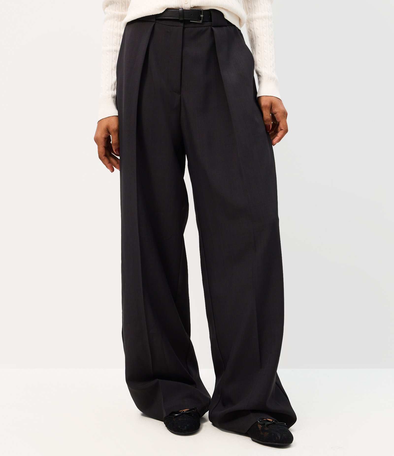 Calça Pantalona com Cinto e Alfaiatada Azul Escuro 2