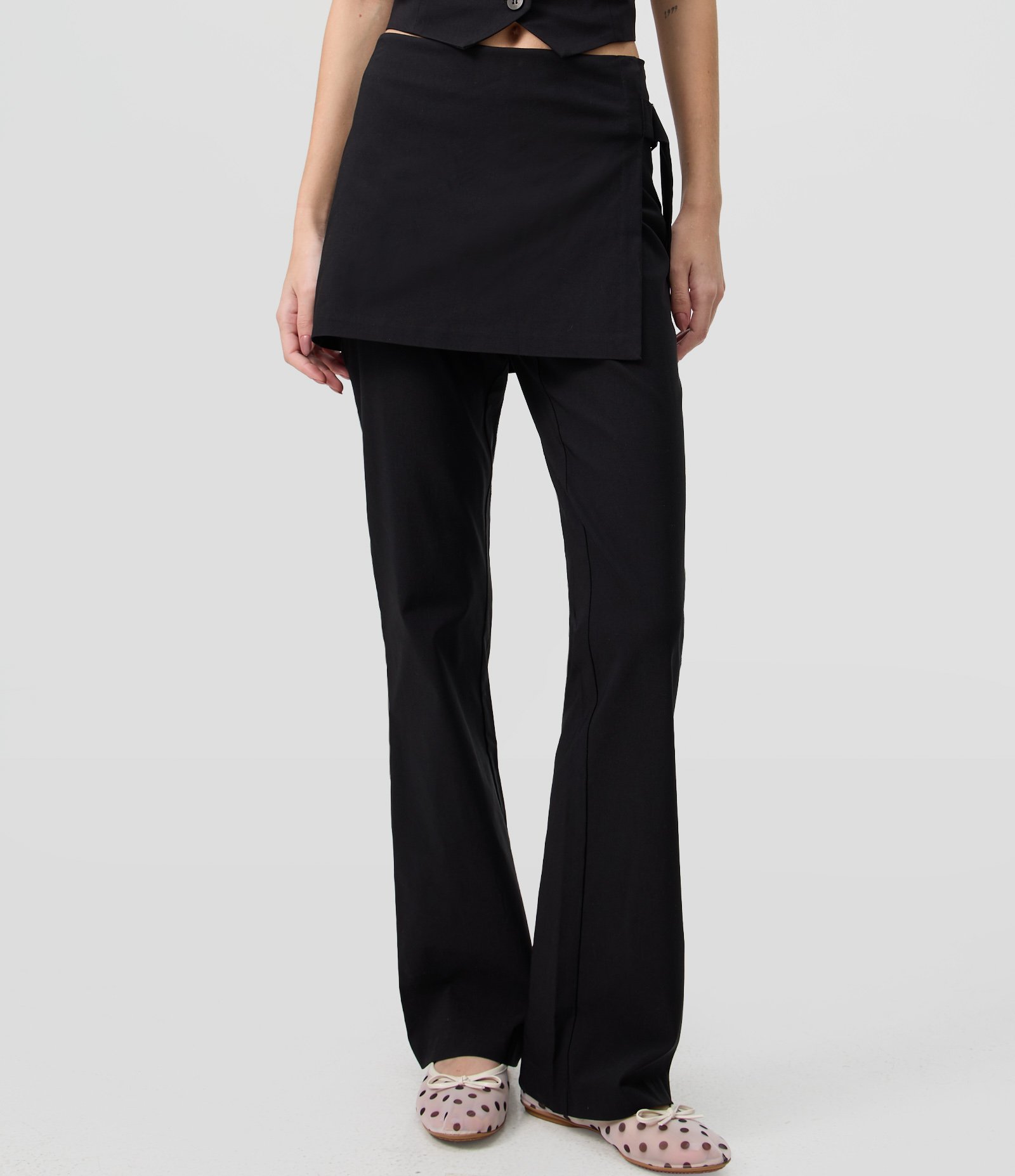 Calça Flare Alfaiatada com Sobreposição de Saia Assimétrica Preto 2