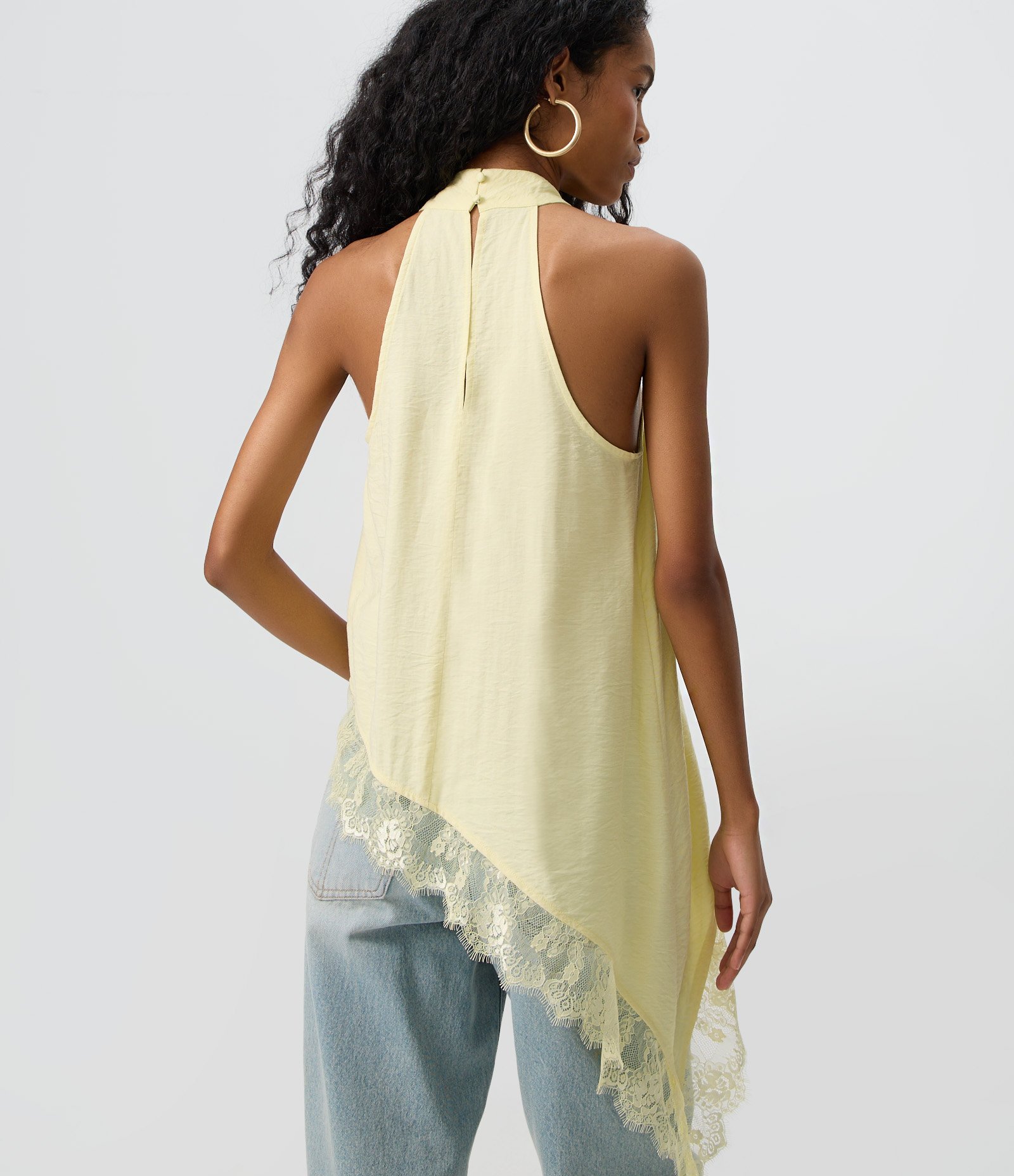 Blusa Frente Única em Viscose com Barra Assimétrica e Renda Amarelo Claro 4
