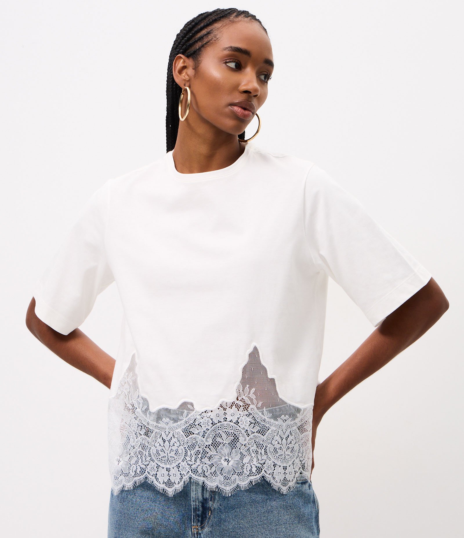 Camiseta Box em Algodão com Aplicação de Renda na Barra Branco 1