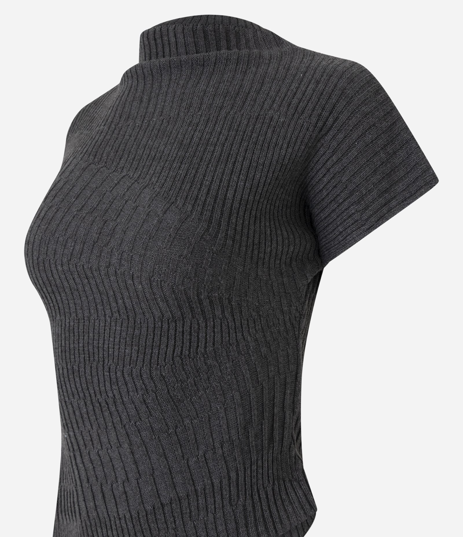 Blusa em Tricô com Gola Alta e Barra Assimétrica Cinza 7