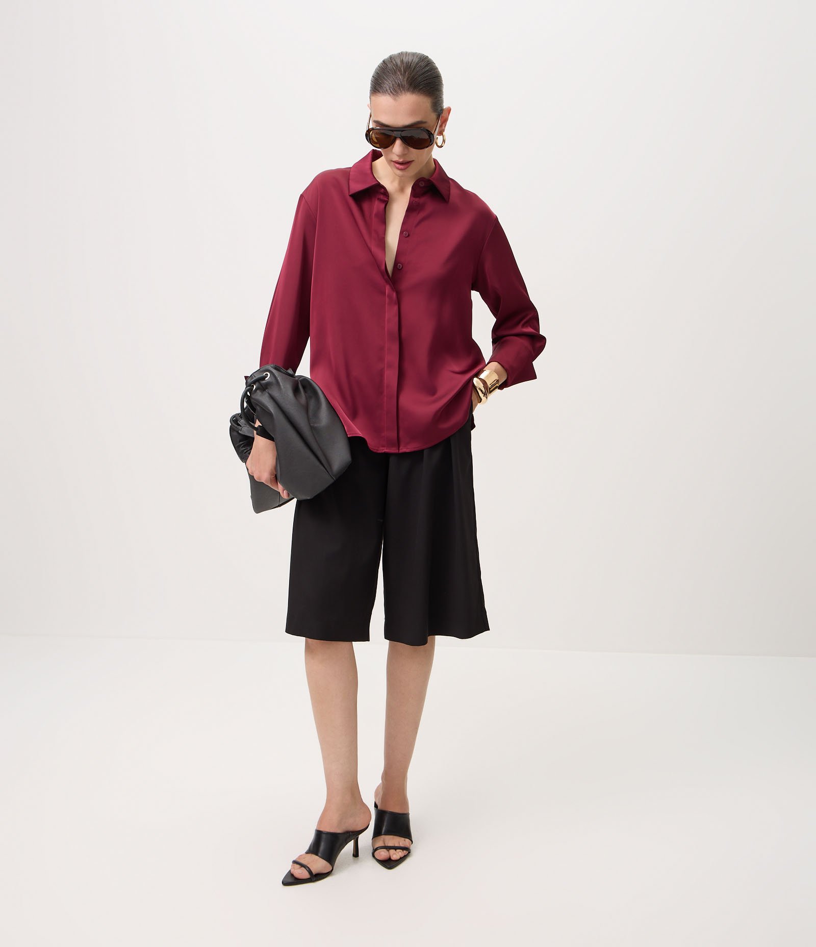 Camisa Acetinada com Gola Clássica Vinho 2