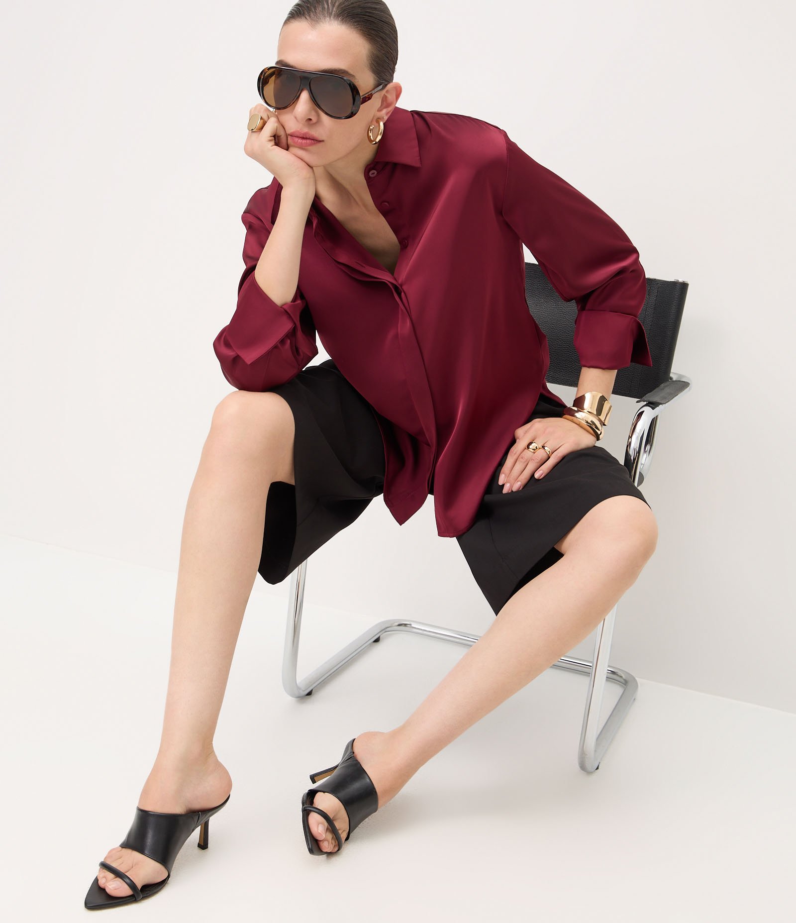 Camisa Acetinada com Gola Clássica Vinho 5