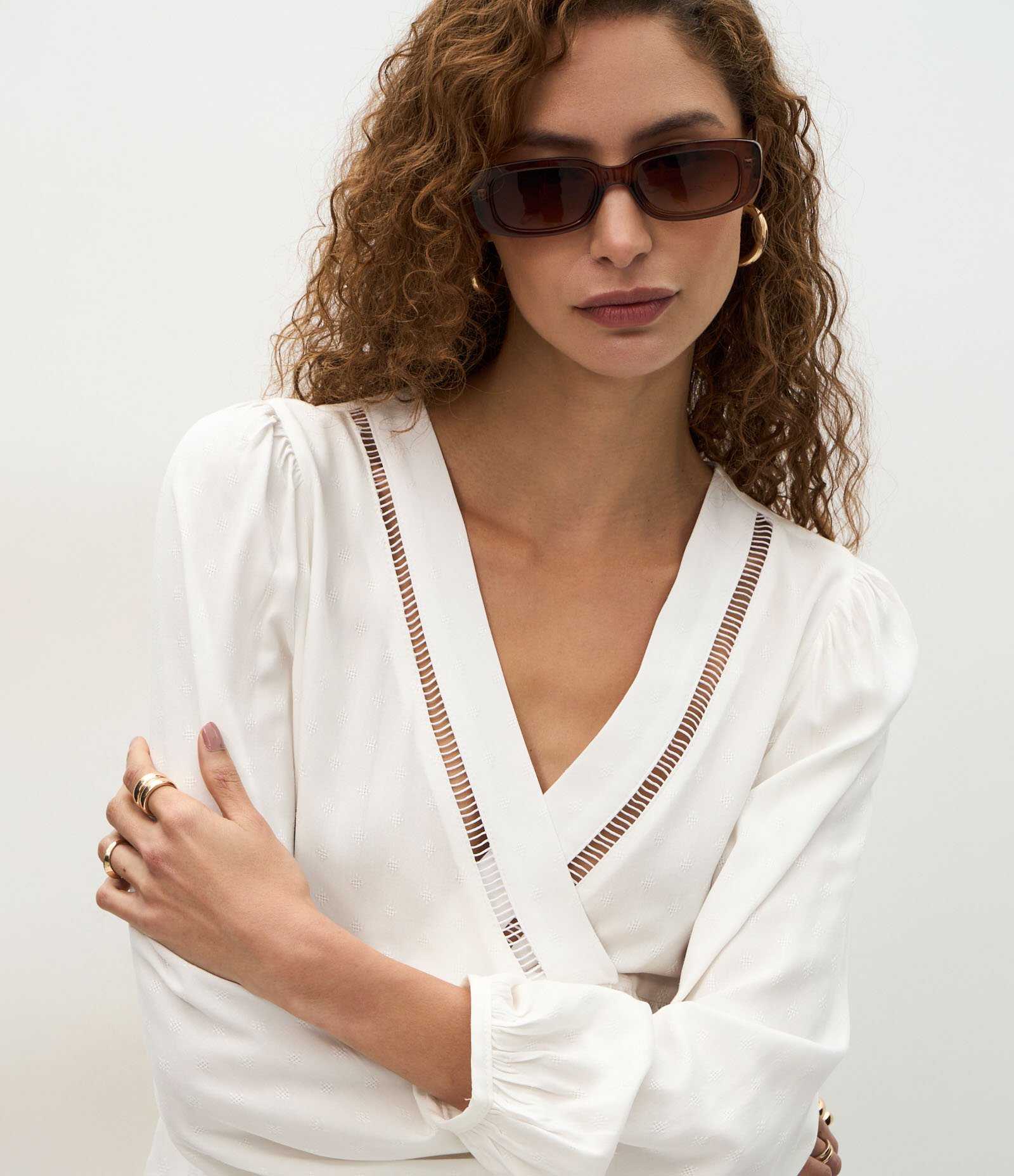 Bata em Viscose com Decote Transpassado Branco 3