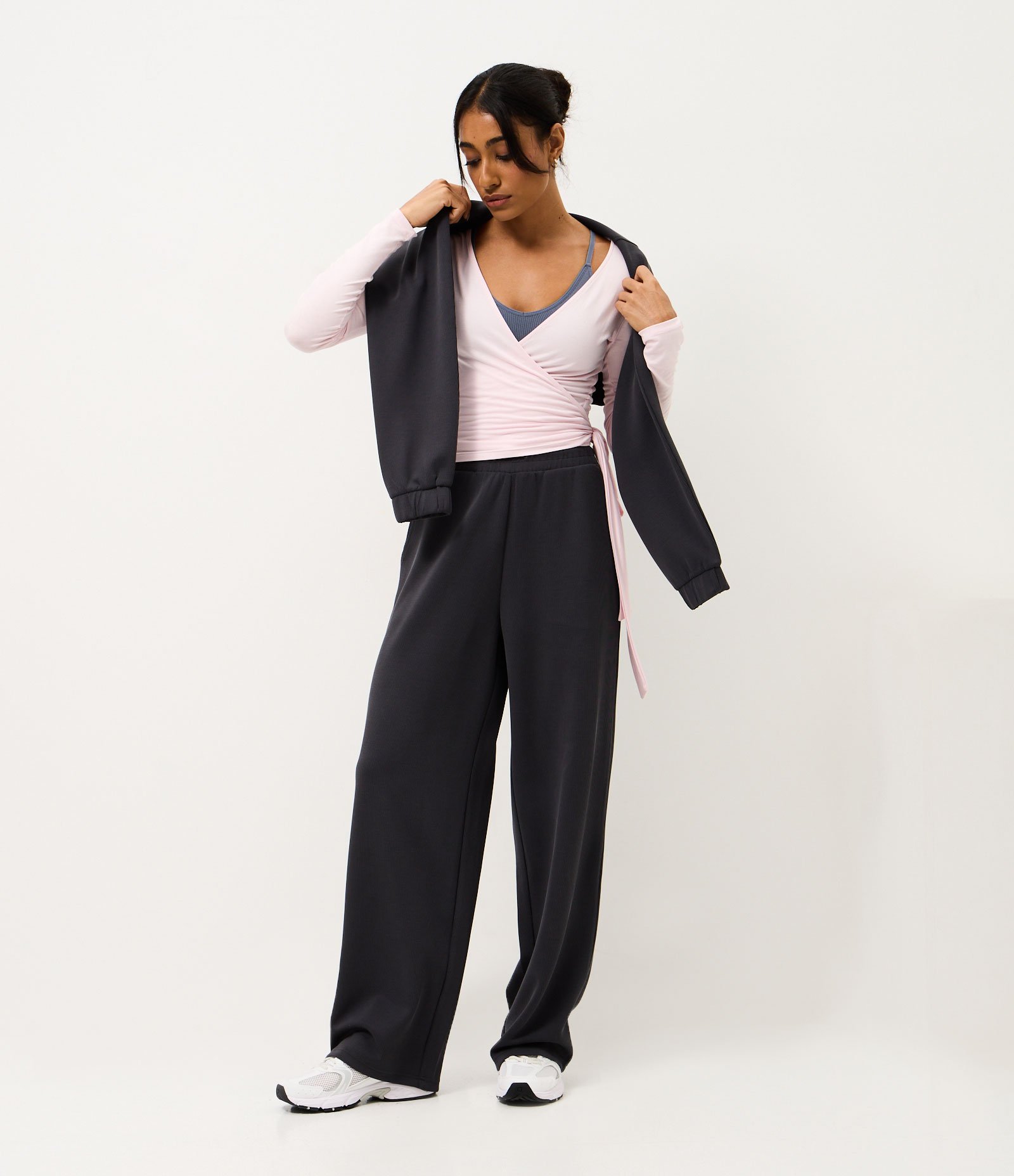 Pijama Curto em Viscolycra com Transpasse e Nó Rosa 3