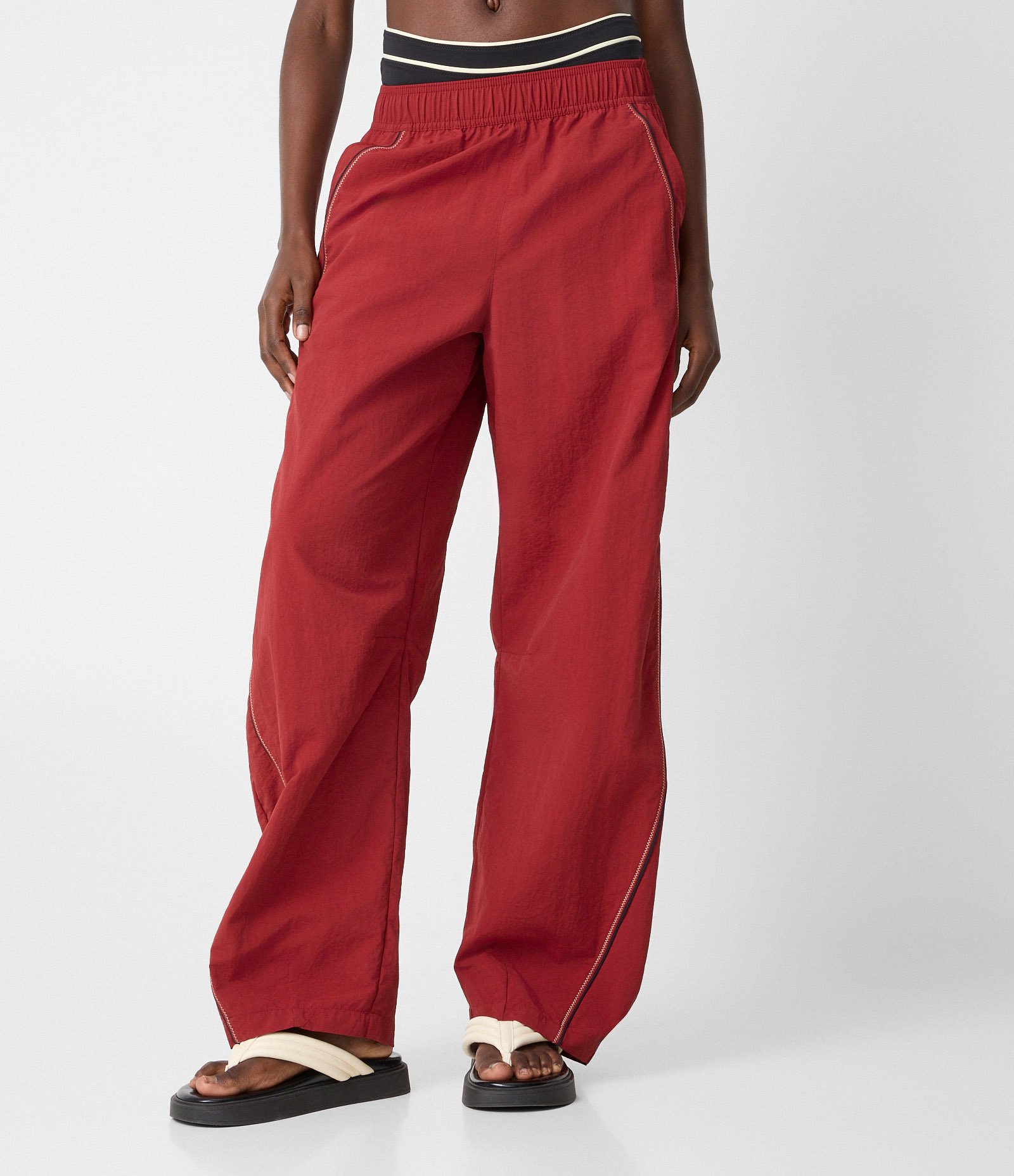Calça Balloon Esportiva com Frisos em Contrastantes Vermelho 2