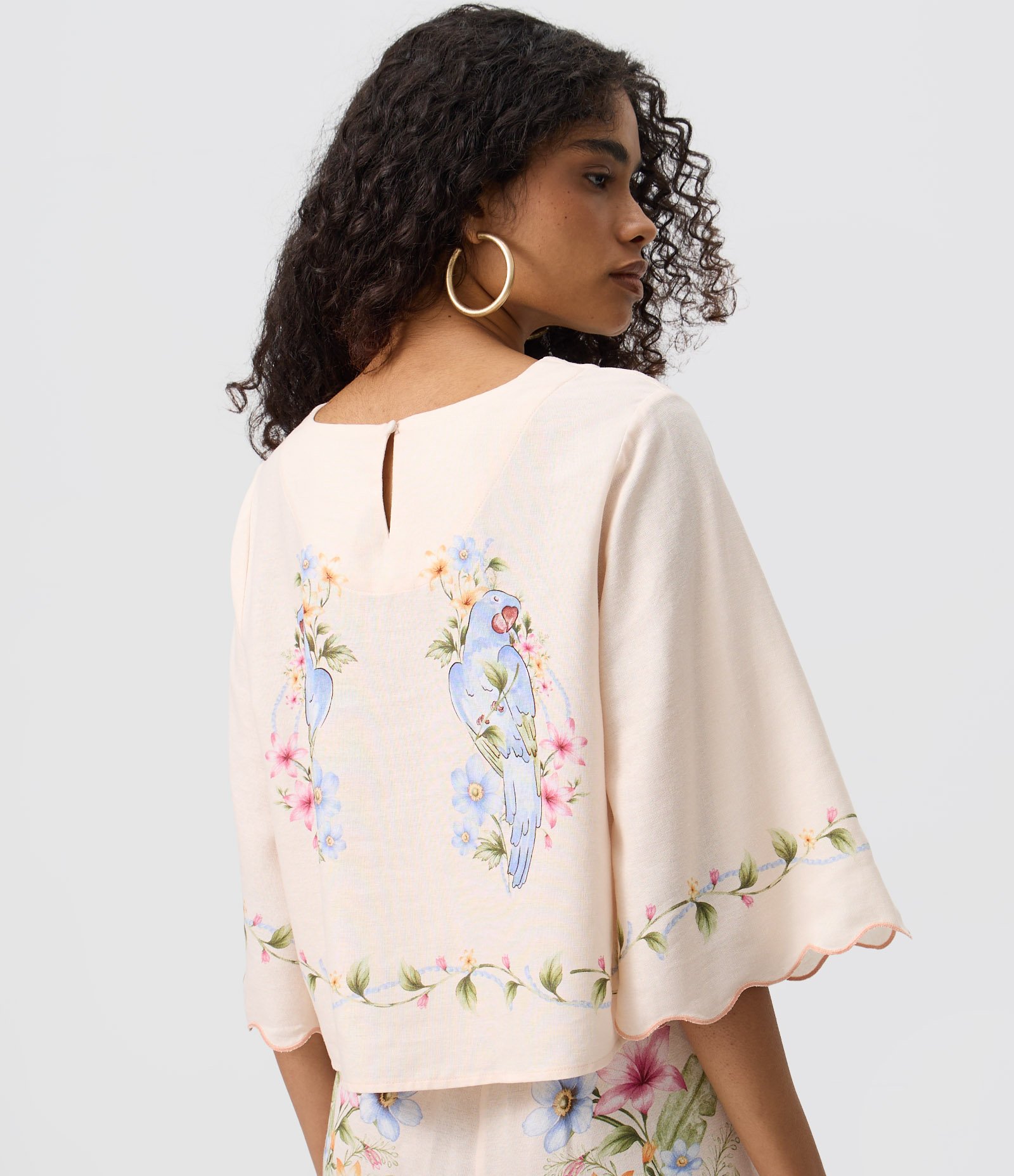 Blusa Manga 3/4 em Viscolinho com Estampa de Pássaros e Barra Ondulada Rosa Claro 4