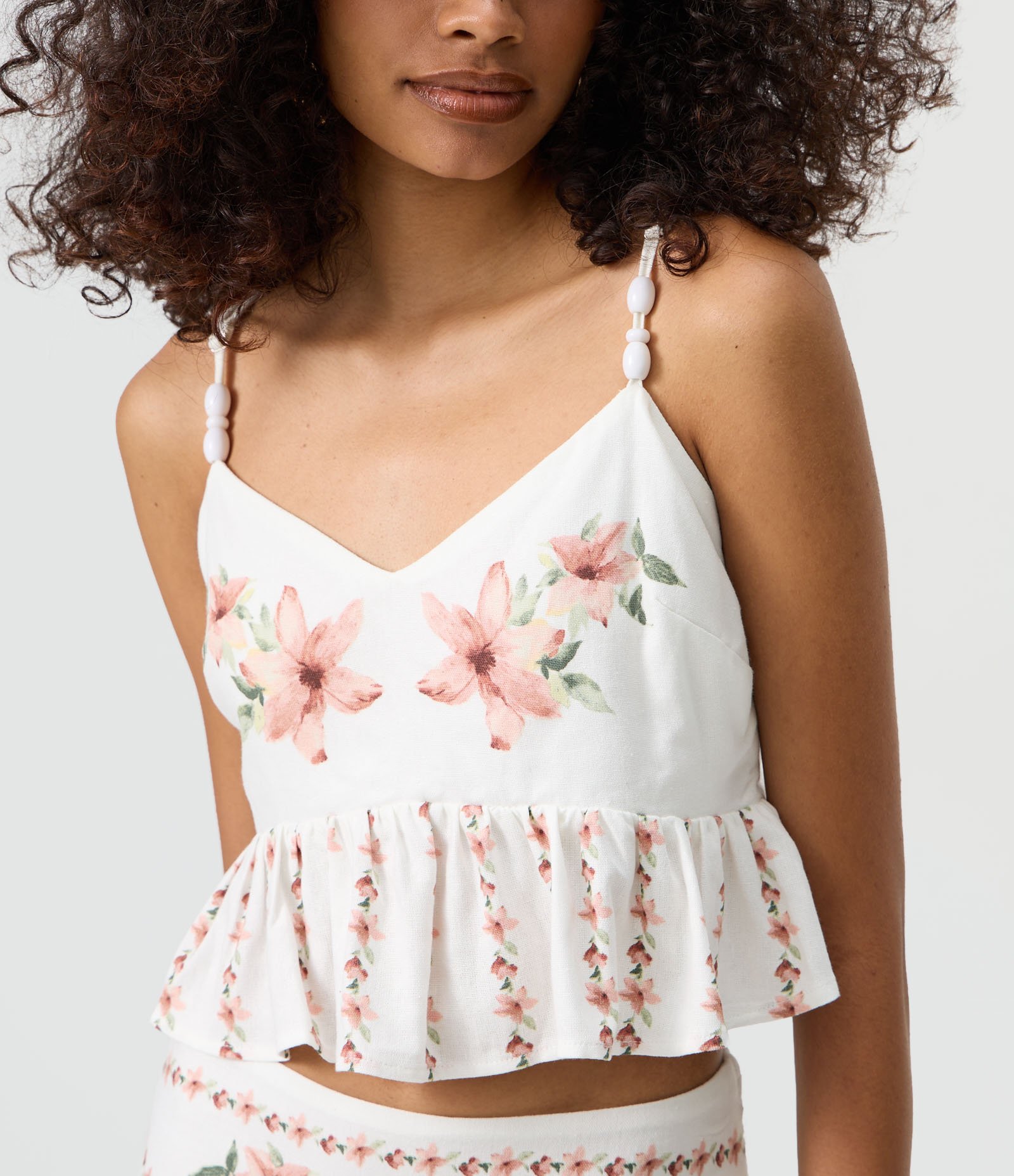 Blusa Cropped Peplum em Viscolinho Floral com Alças Finas Branco 3