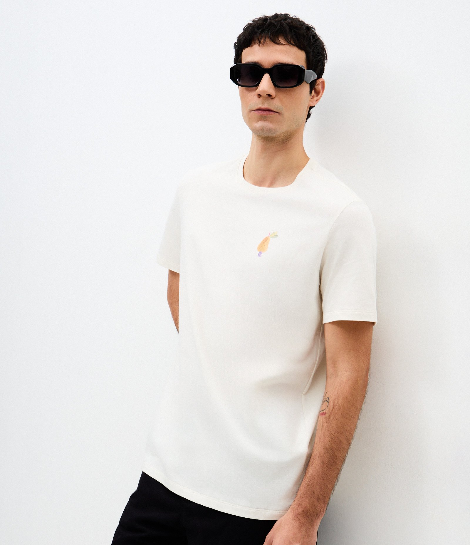 Camiseta Comfort em Algodão com Estampa Caju Brasil Branco 3
