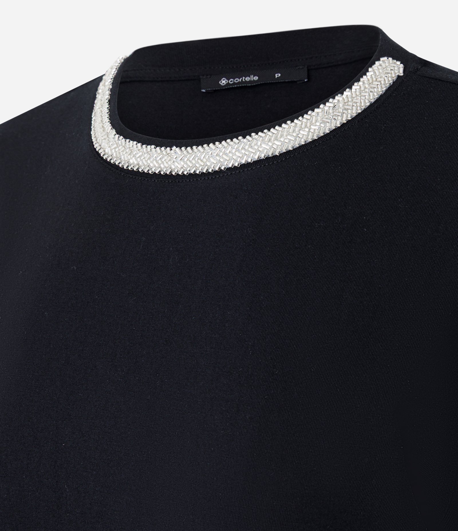 Blusa em Algodão com Aplicação de Pedrarias na Gola Preto 2