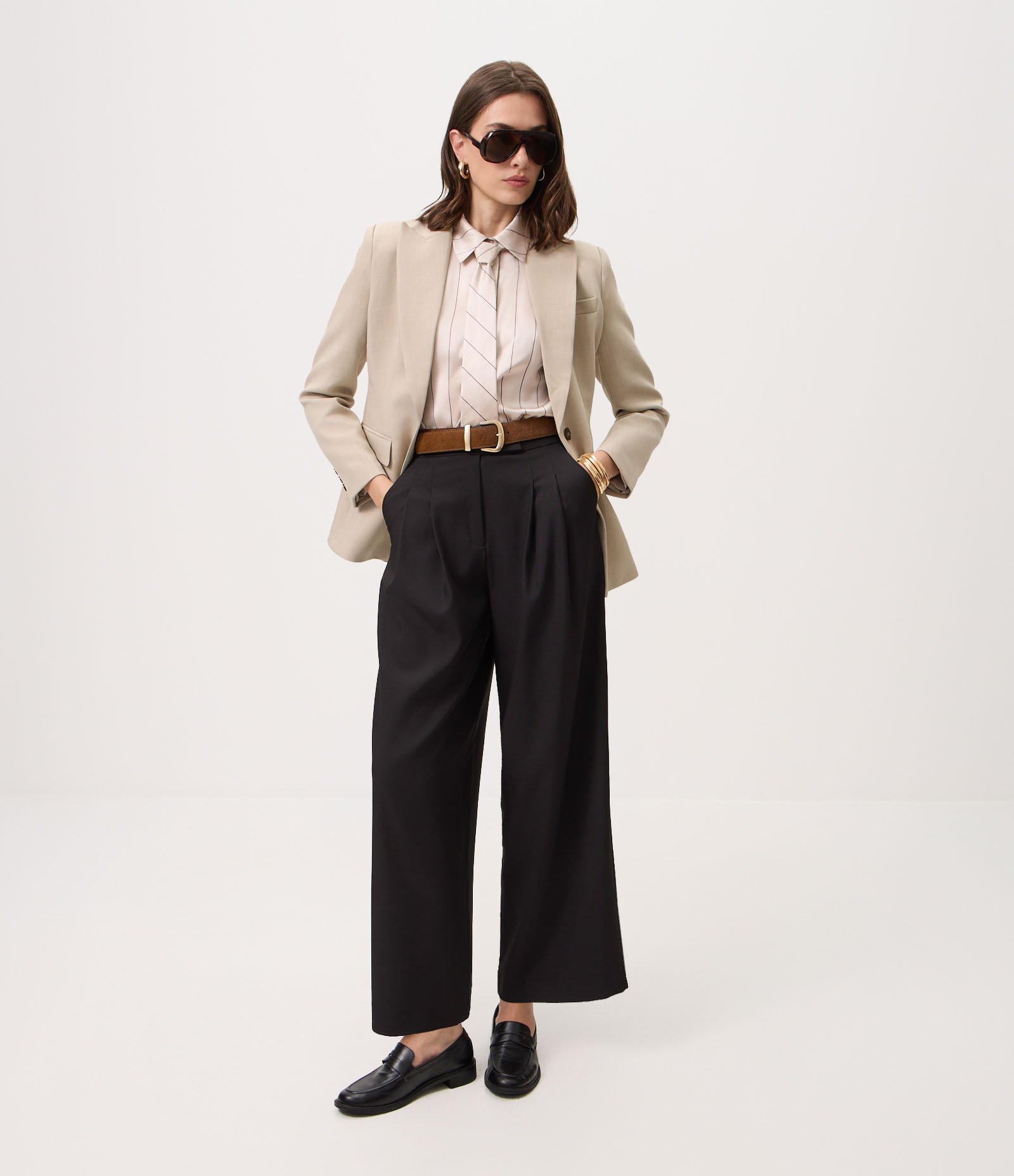 Calça Wide Leg Alfaiatada com Cós Estruturado Preto 1