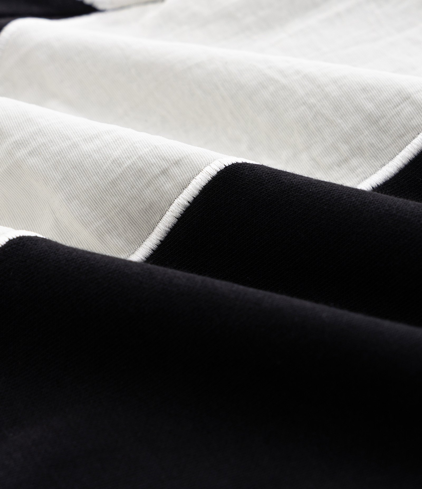 Bermuda Baggy Cropped com Recortes Preto 7