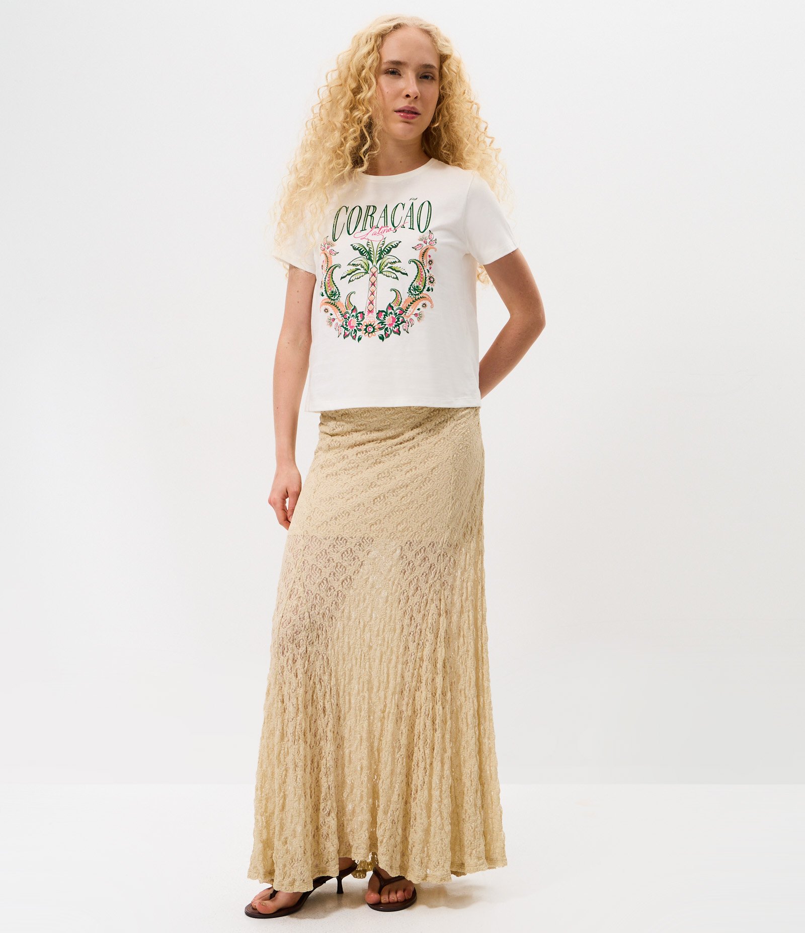Camiseta Coração Latino Estampa Frontal Branco 2