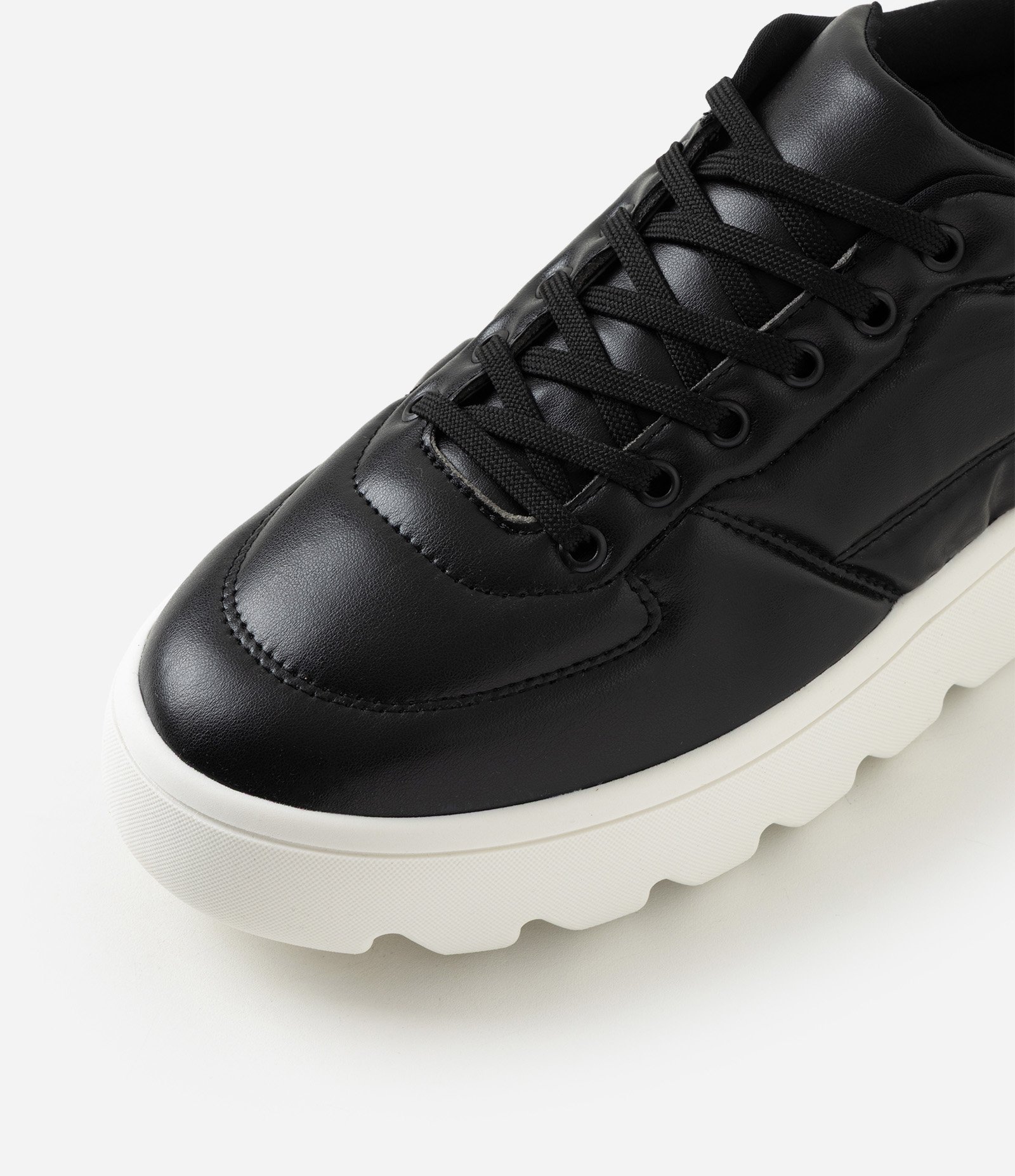 Tênis em PU Puffer com Sola Bold Tratorada Preto 4