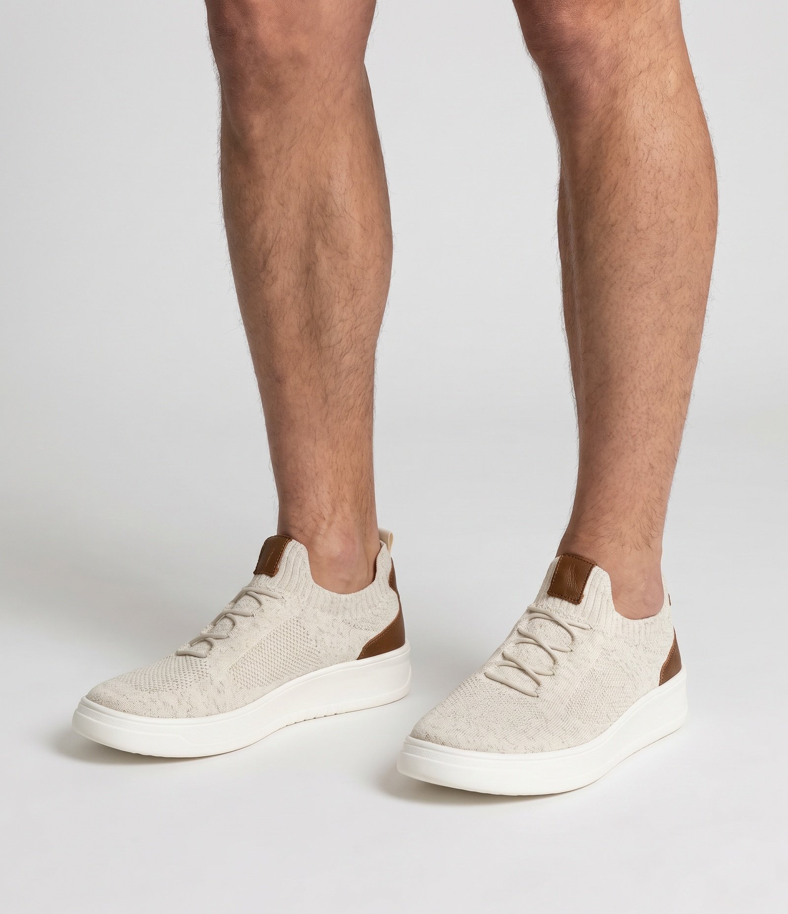 Tênis Casual de Knit com Detalhe em Couro Off White 1