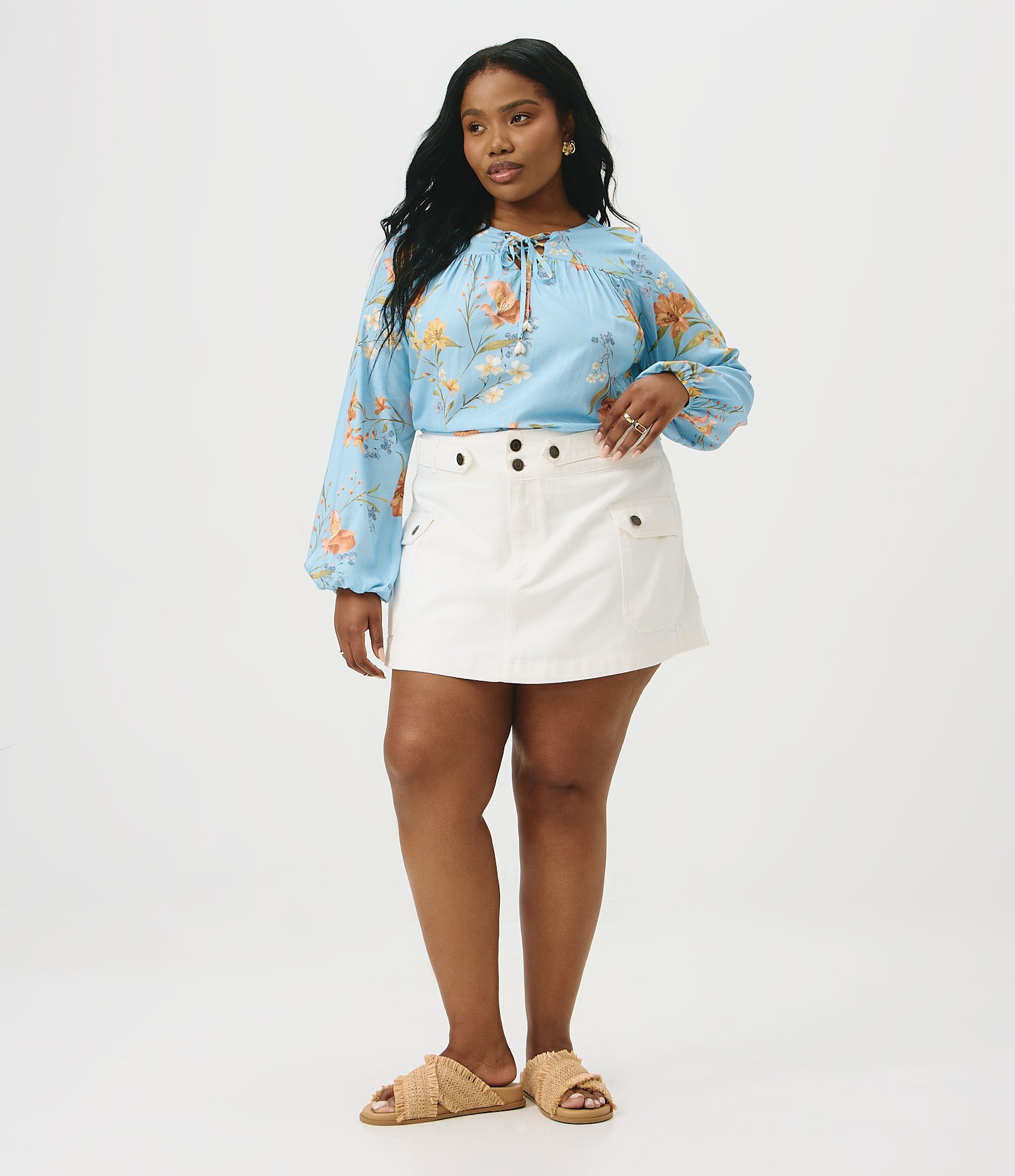 Short Saia Sarja com Bolsos Cargo Curve & Plus Size Bege 1